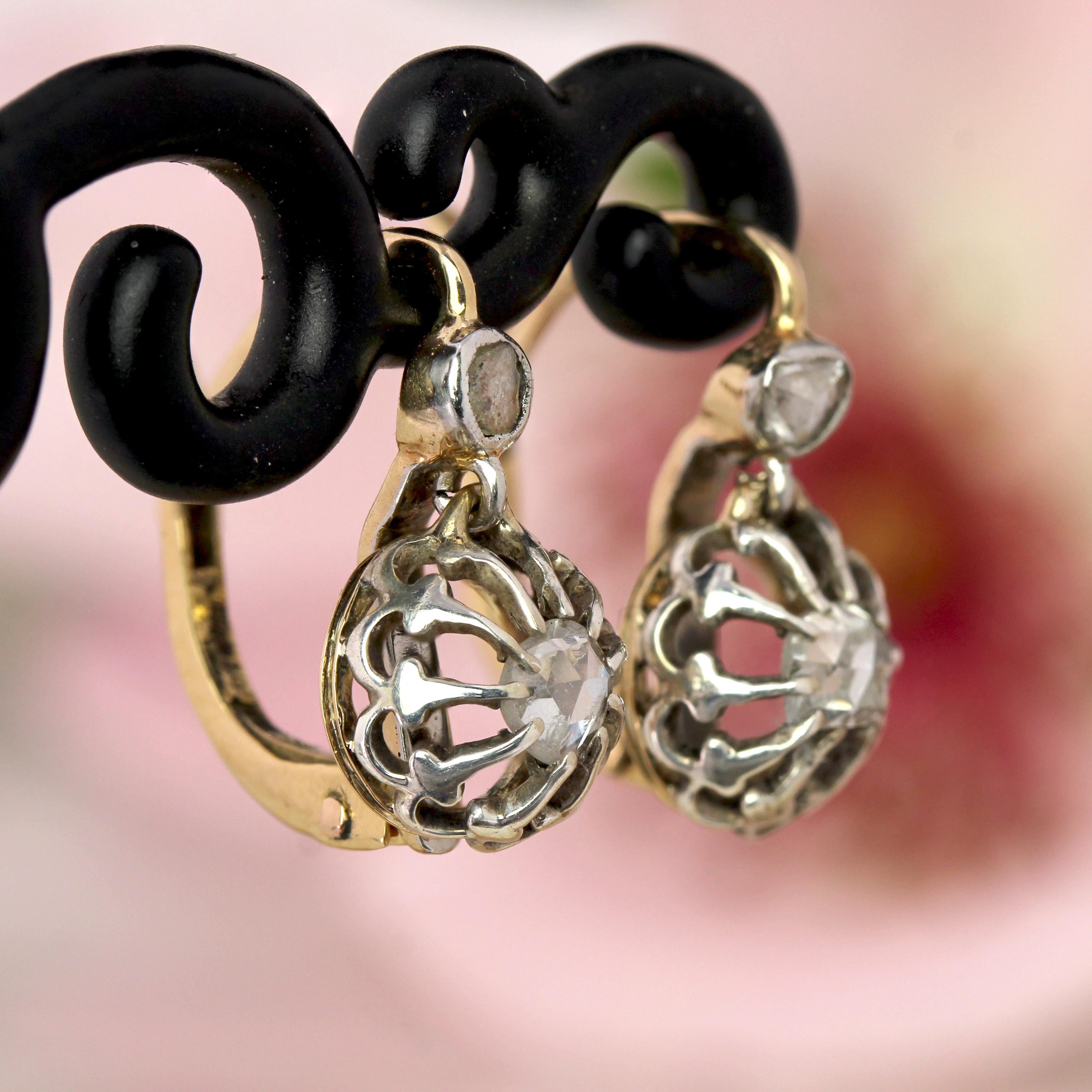 De las mujeres Pendientes de palanca de oro amarillo de 18 quilates con diamantes talla rosa del siglo XX en venta