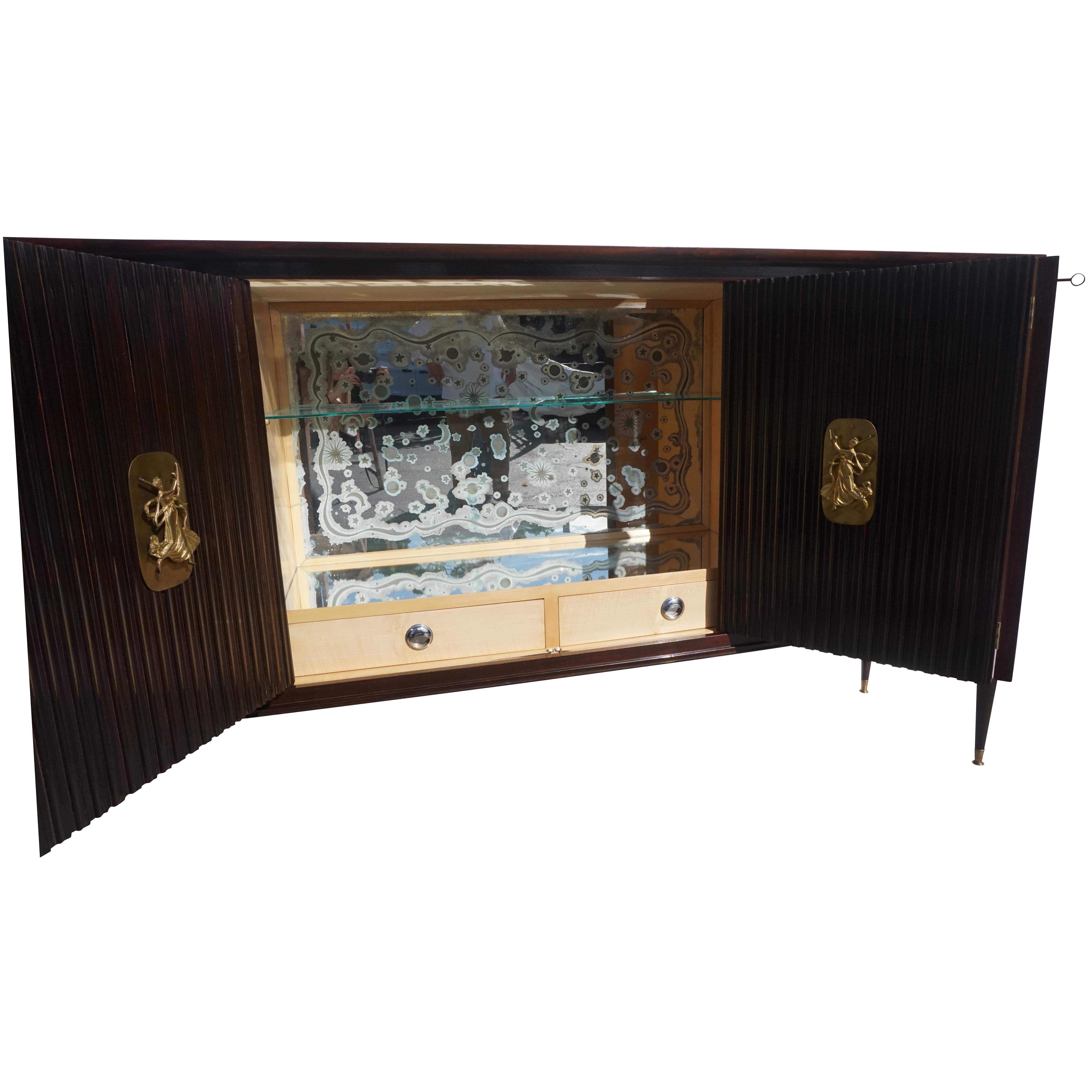 20th Century Rosewood Bar Cabinet, Italian Credenza by Osvaldo Borsani In Good Condition In West Palm Beach, FL