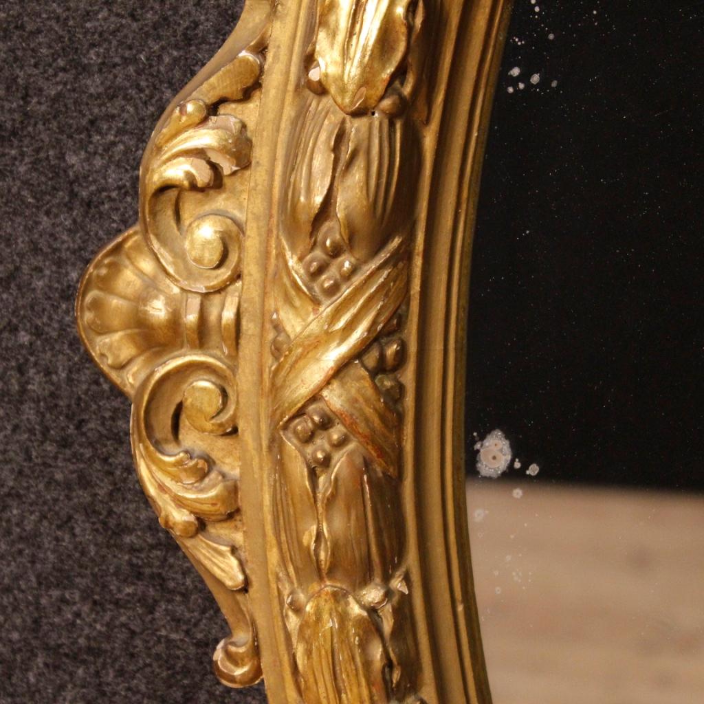 20th Century Round Carved an Giltwood Italian Mirror, 1950 7
