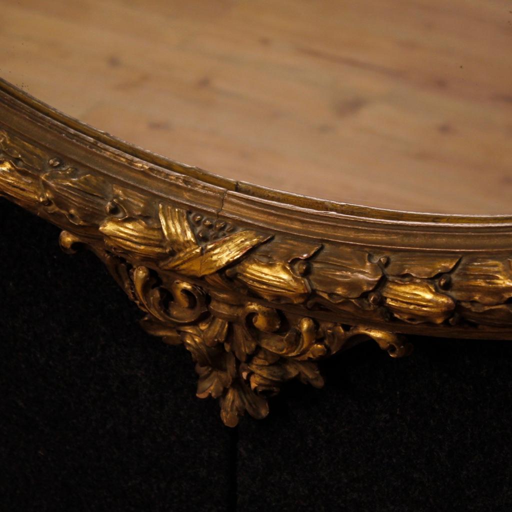 20th Century Round Carved an Giltwood Italian Mirror, 1950 1