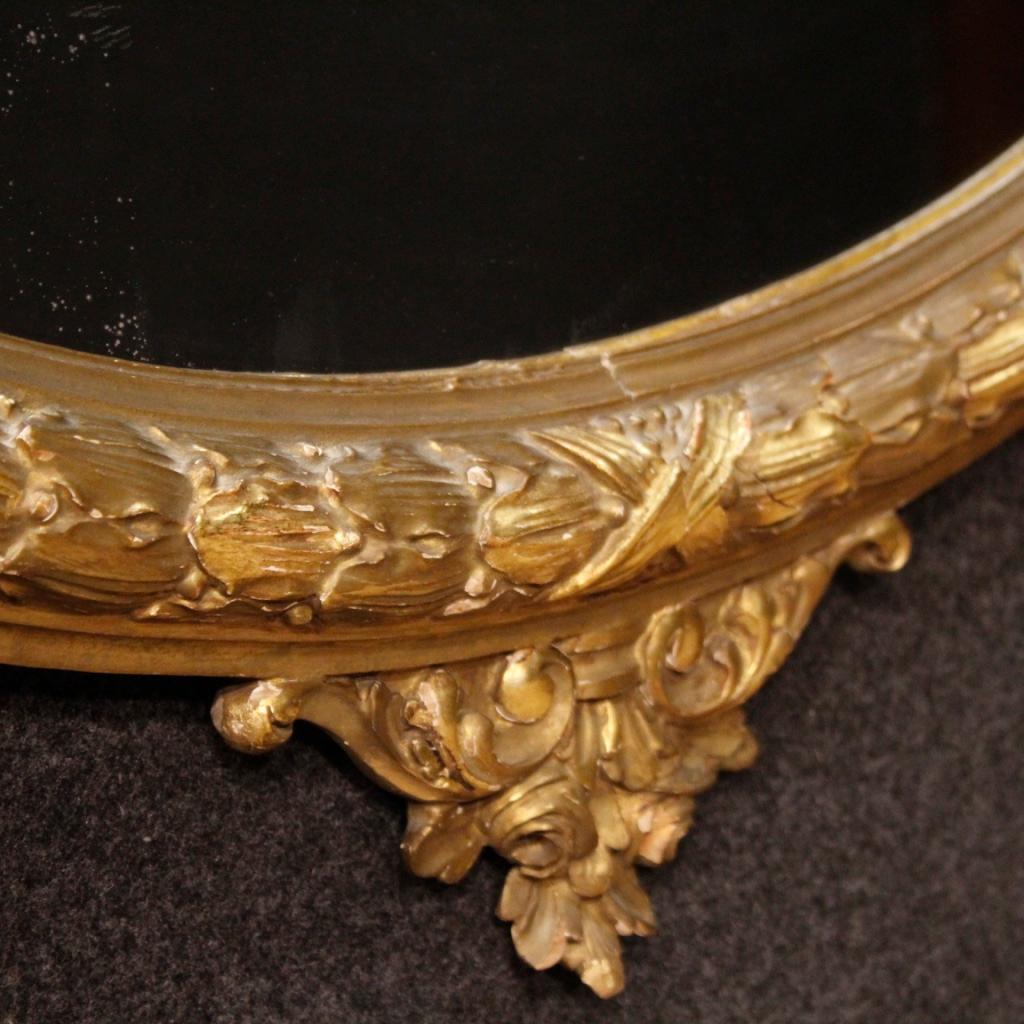 20th Century Round Carved an Giltwood Italian Mirror, 1950 4