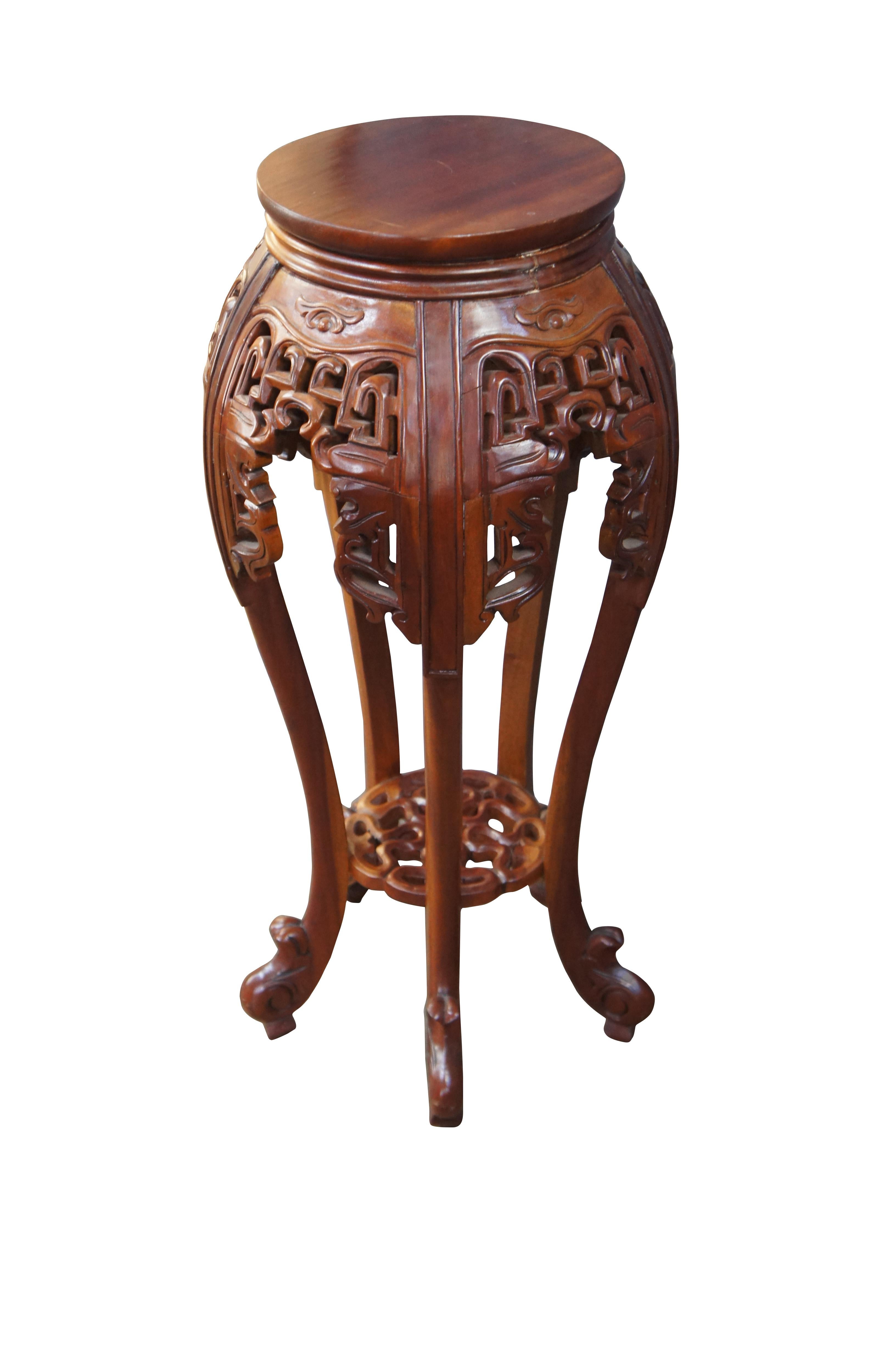 20th Century Round Chinoiserie Carved Mahogany Plant Stand Sculpture Pedestal In Good Condition For Sale In Dayton, OH