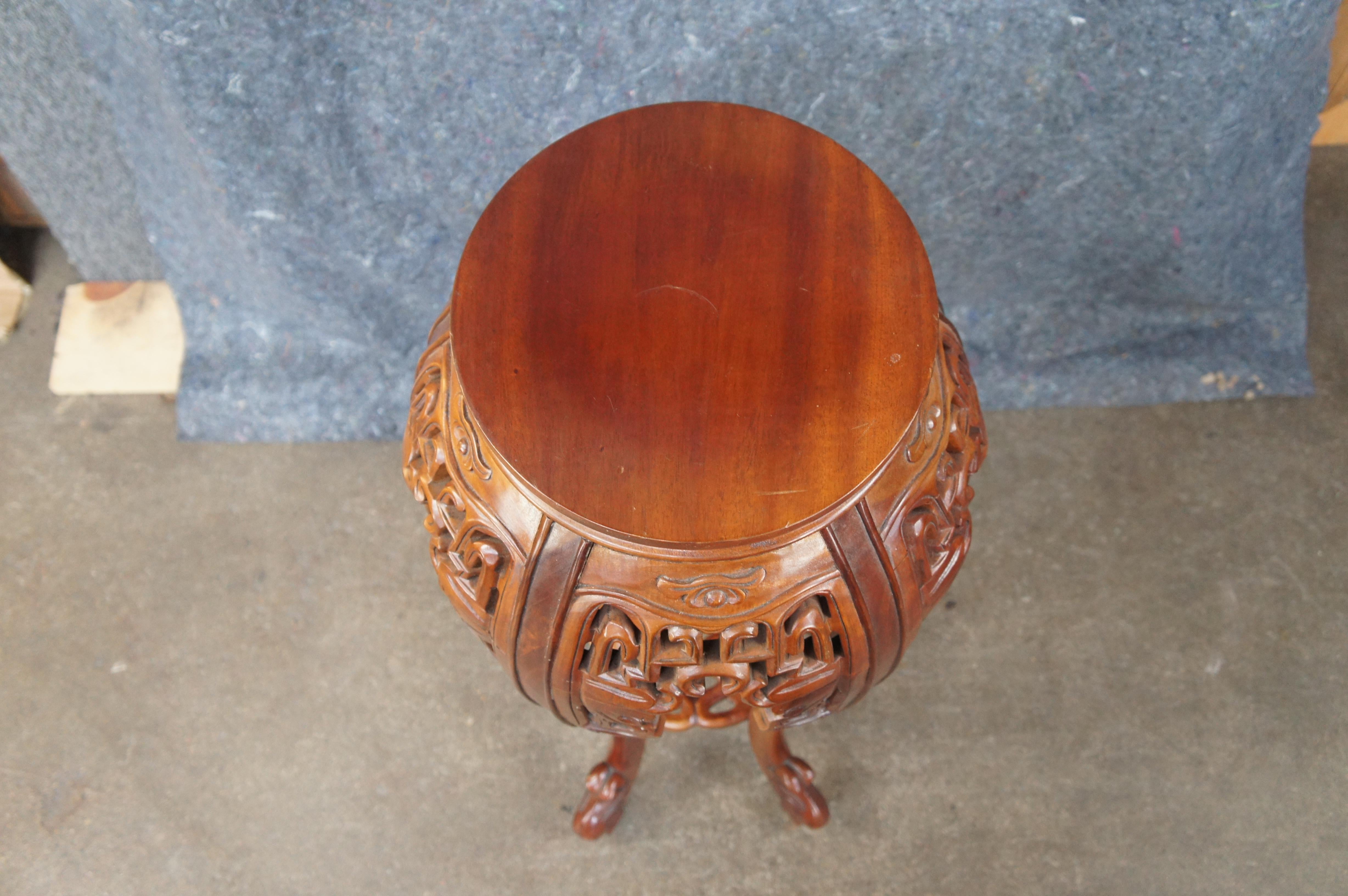 20th Century Round Chinoiserie Carved Mahogany Plant Stand Sculpture Pedestal For Sale 1
