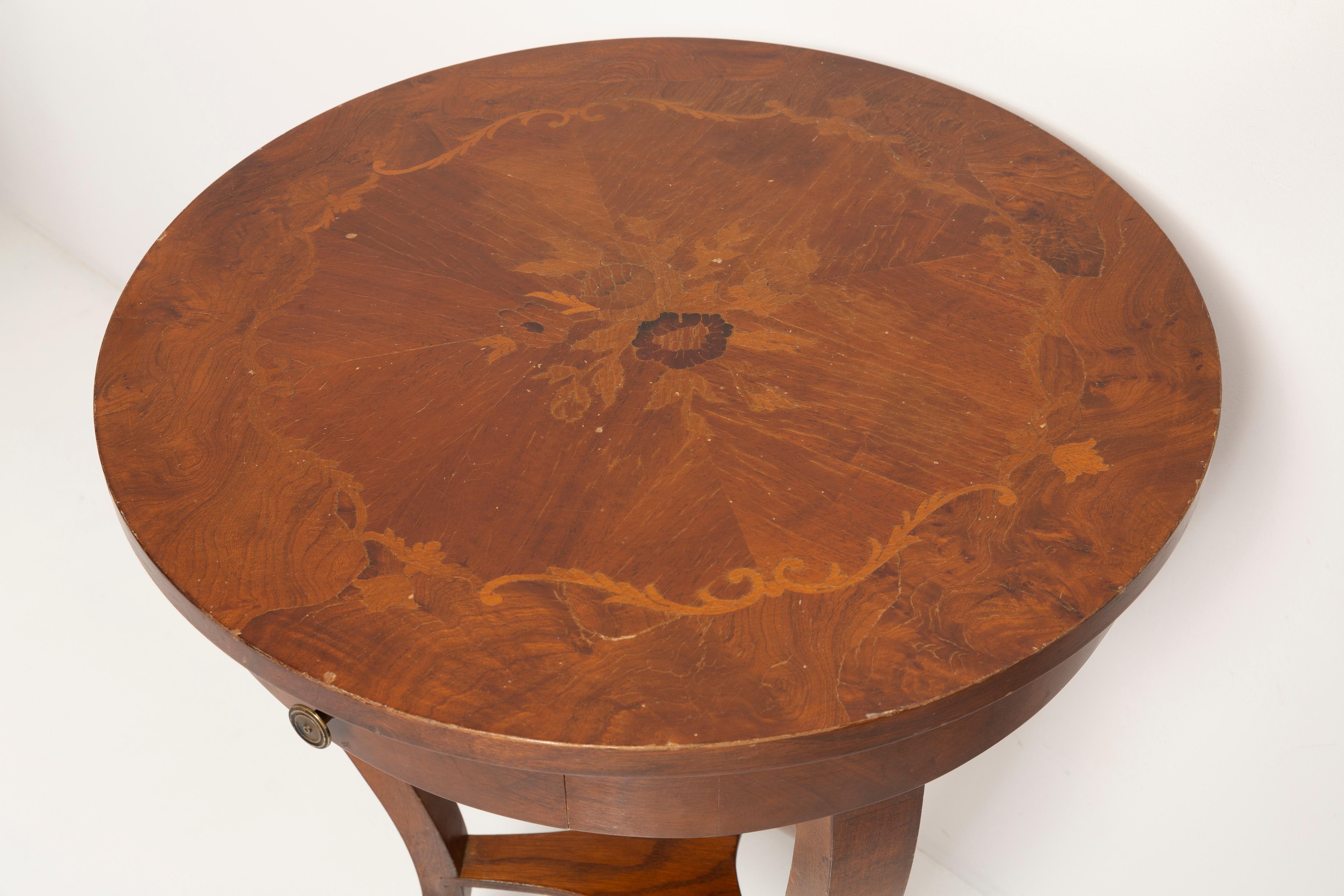 20th Century Round Coffee Table with Flowers, Vintage, Europe, 1960s In Good Condition In 05-080 Hornowek, PL