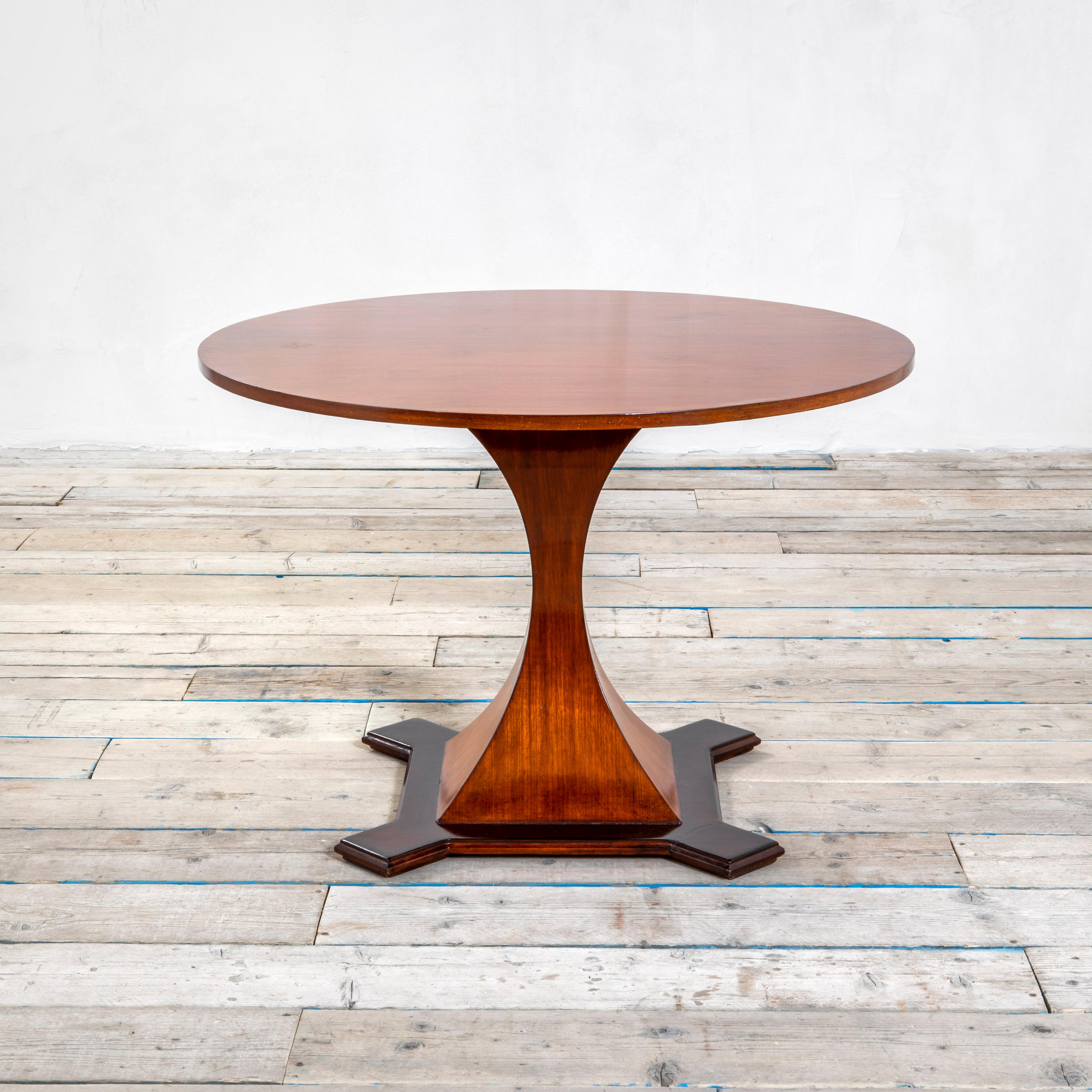 Mid-Century Modern 20th Century Round Dining Table in the Style of Carlo de Carli in Wood