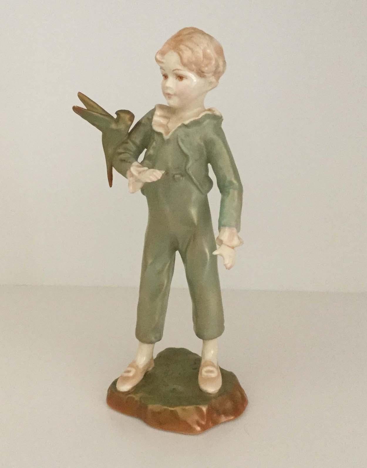 Figurine de Royal Worcester, garçon avec une perruque, 20e siècle Bon état - En vente à Melbourne, Victoria