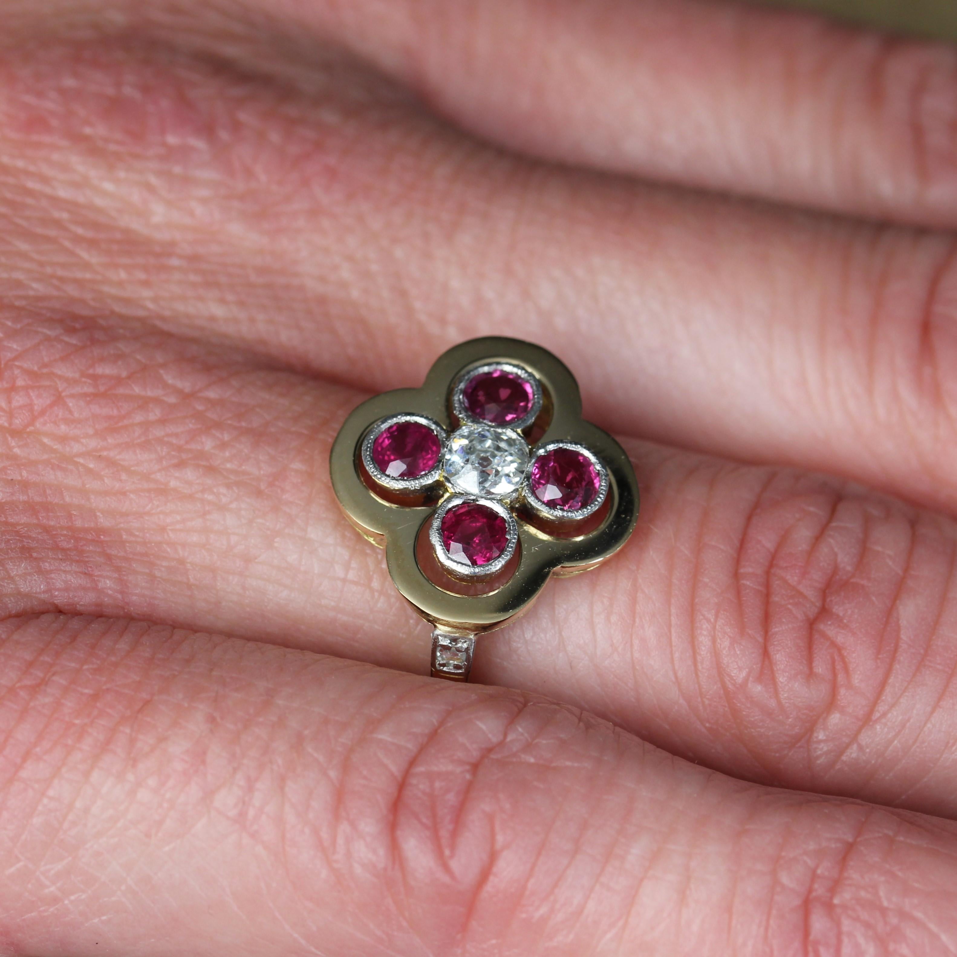 20th Century Rubies Diamonds 18 Karat Yellow Gold Platinum Cloverleaf Ring For Sale 5