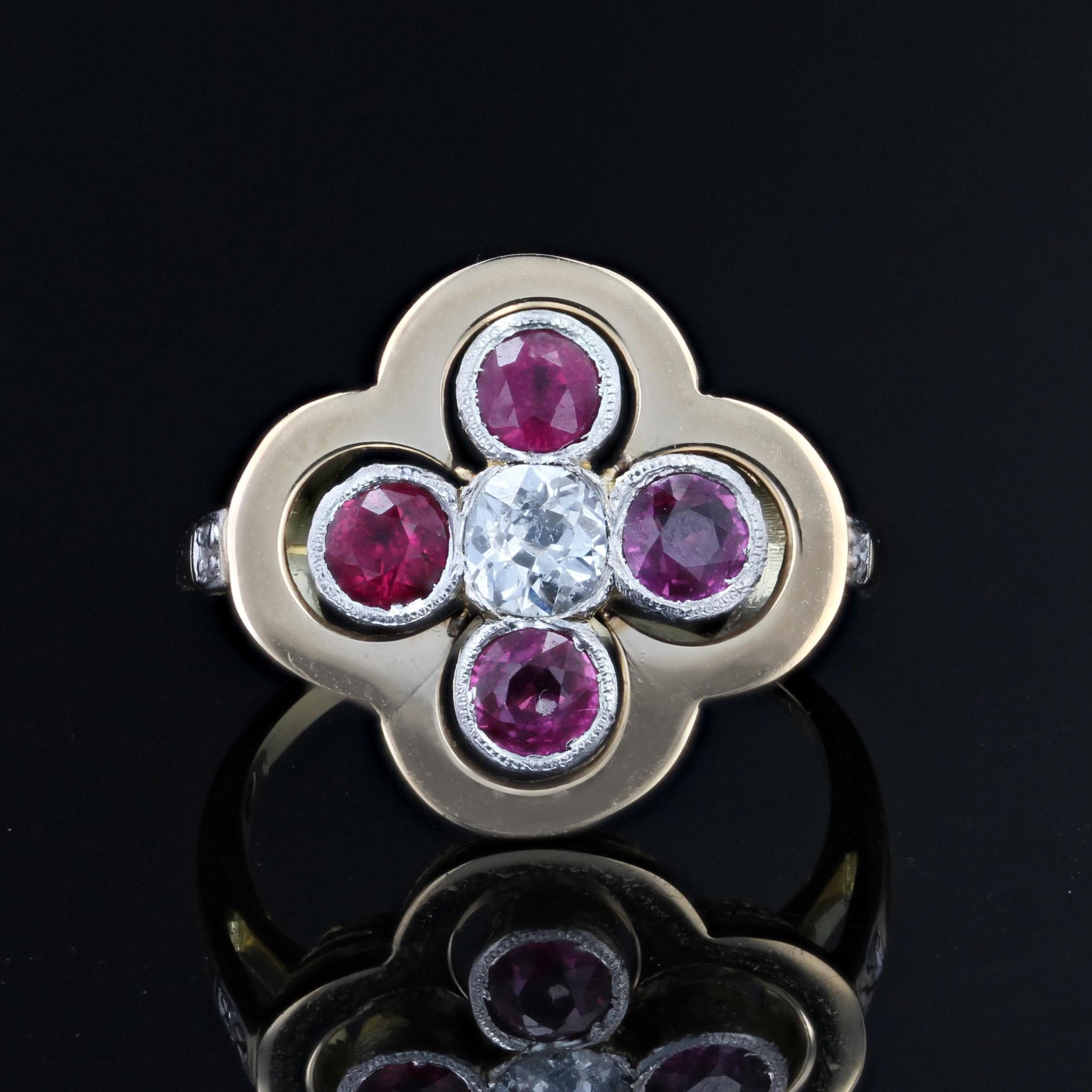 20th Century Rubies Diamonds 18 Karat Yellow Gold Platinum Cloverleaf Ring In Excellent Condition For Sale In Poitiers, FR
