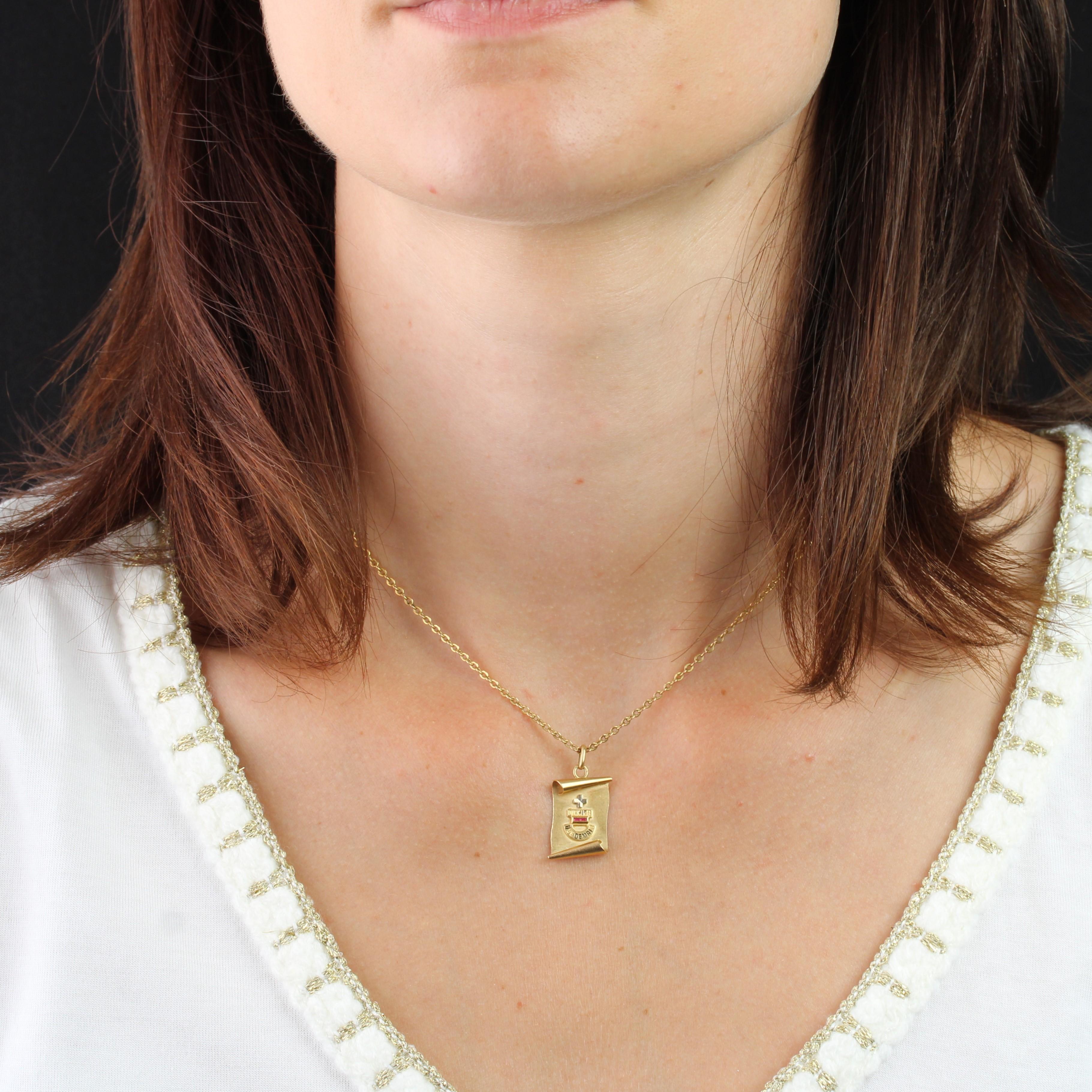 Anhänger aus 18 Karat Gelbgold, Adlerkopfpunze.
Diese d'Augis-Liebesmedaille, 