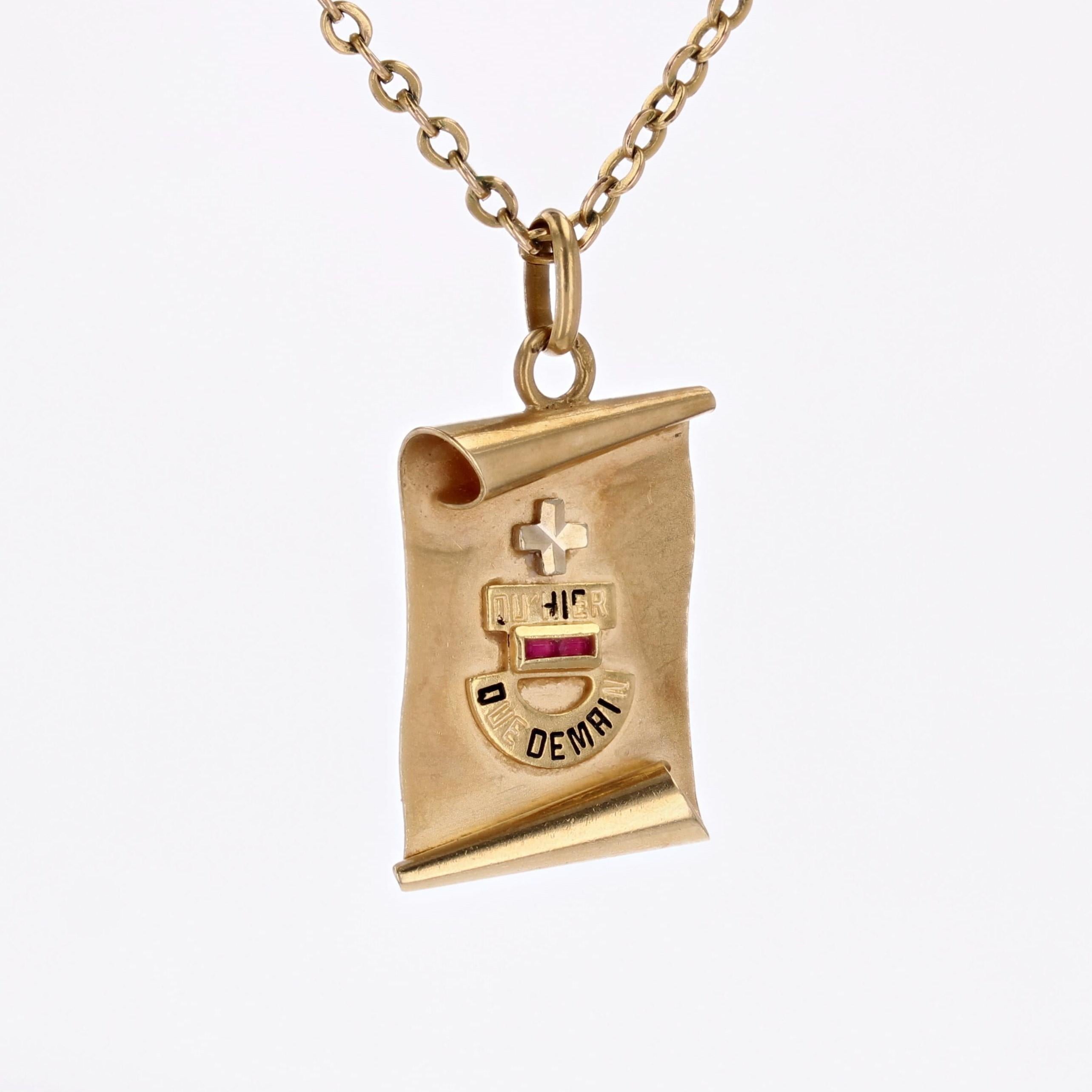 Rubin aus 18 Karat Gelbgold des 20. Jahrhunderts  Augis Love Pergament-Medaille-Anhänger im Zustand „Gut“ im Angebot in Poitiers, FR