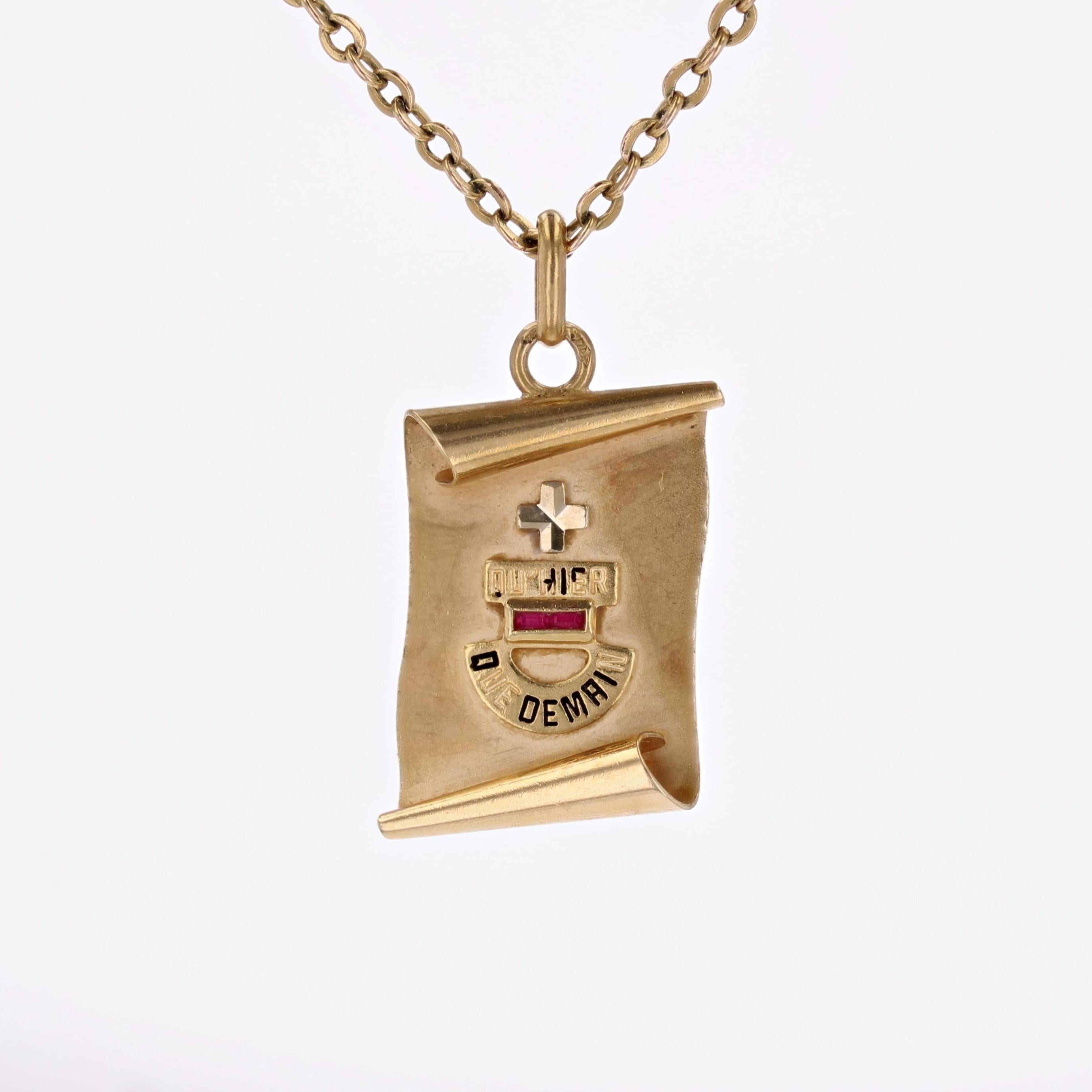Rubin aus 18 Karat Gelbgold des 20. Jahrhunderts  Augis Love Pergament-Medaille-Anhänger im Angebot 3