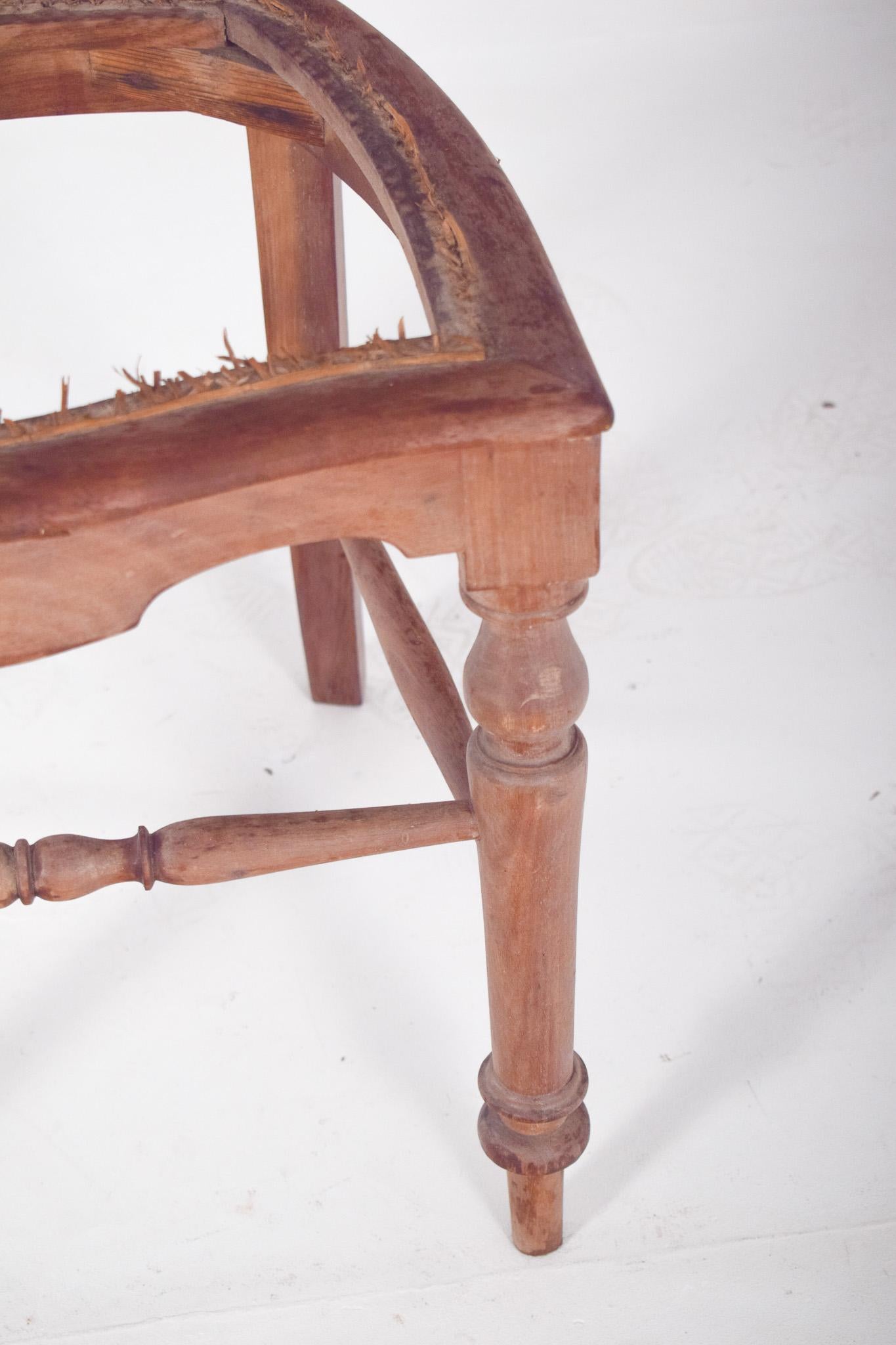 20ième siècle Chaise ancienne rustique du 20e siècle sans assise en vente