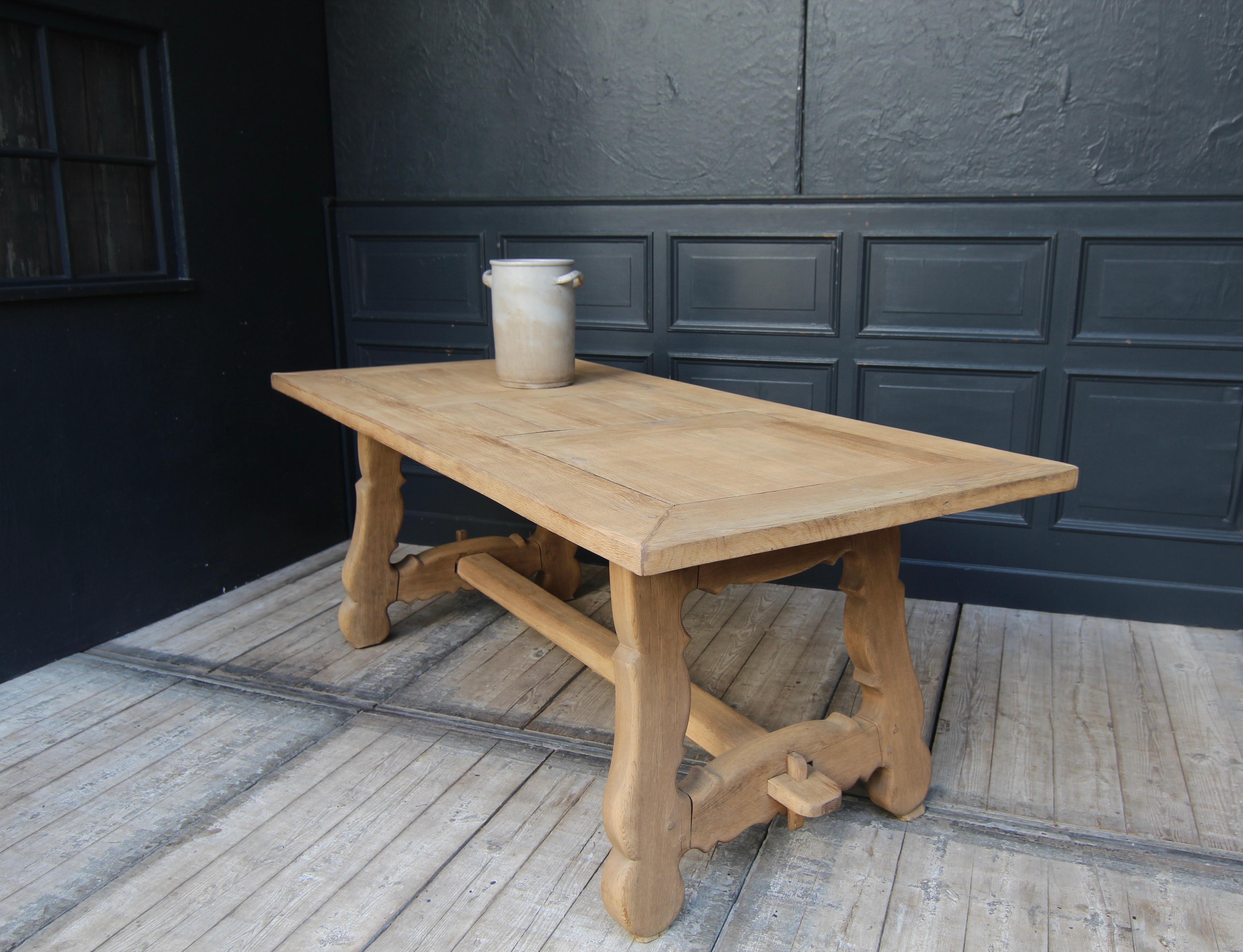 20th Century Rustic Stripped Oak Table For Sale 15