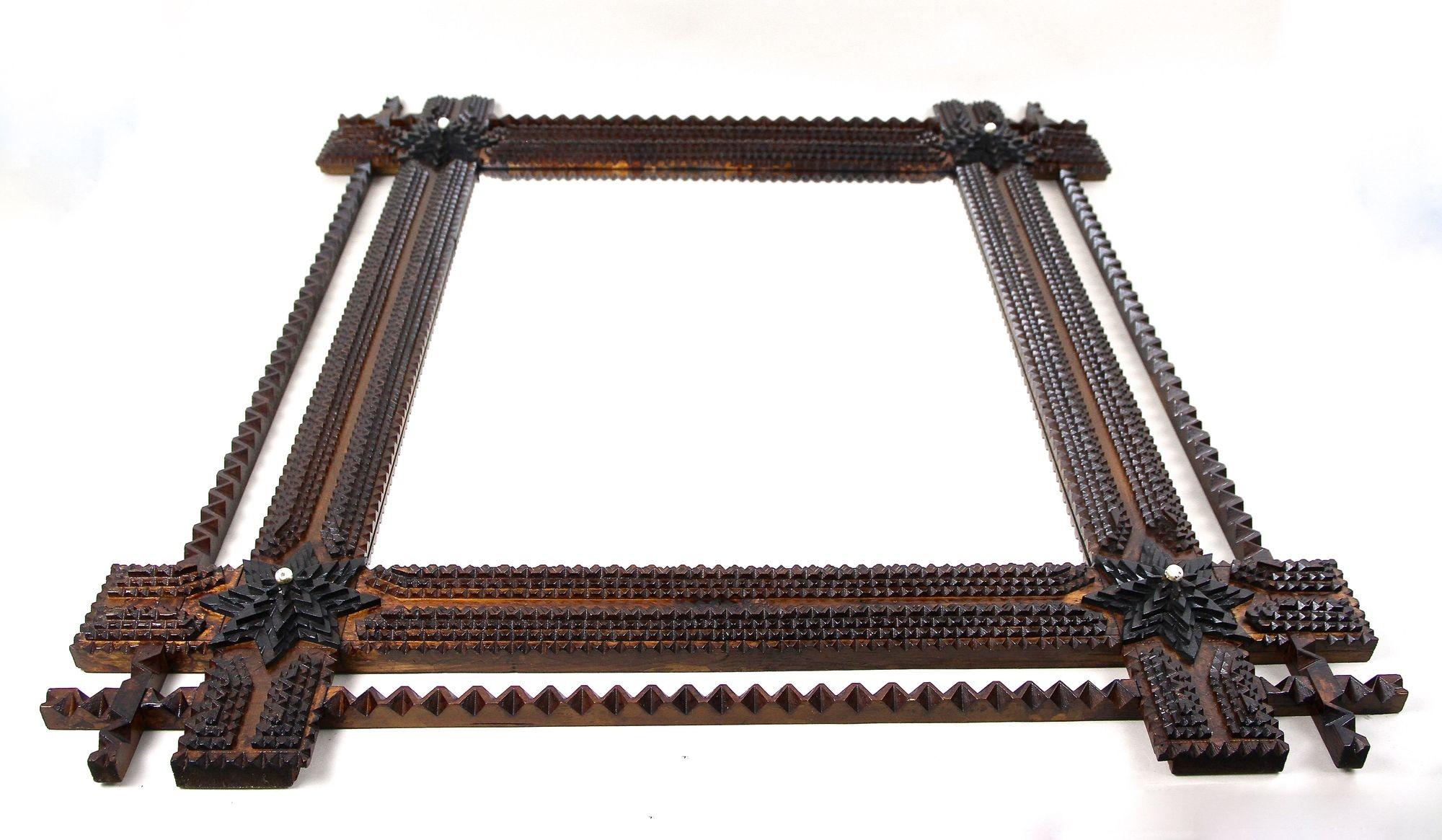 Specchio rustico Tramp Art del XX secolo con stelle, taglio a intaglio, AT, 1900 ca. in vendita 12