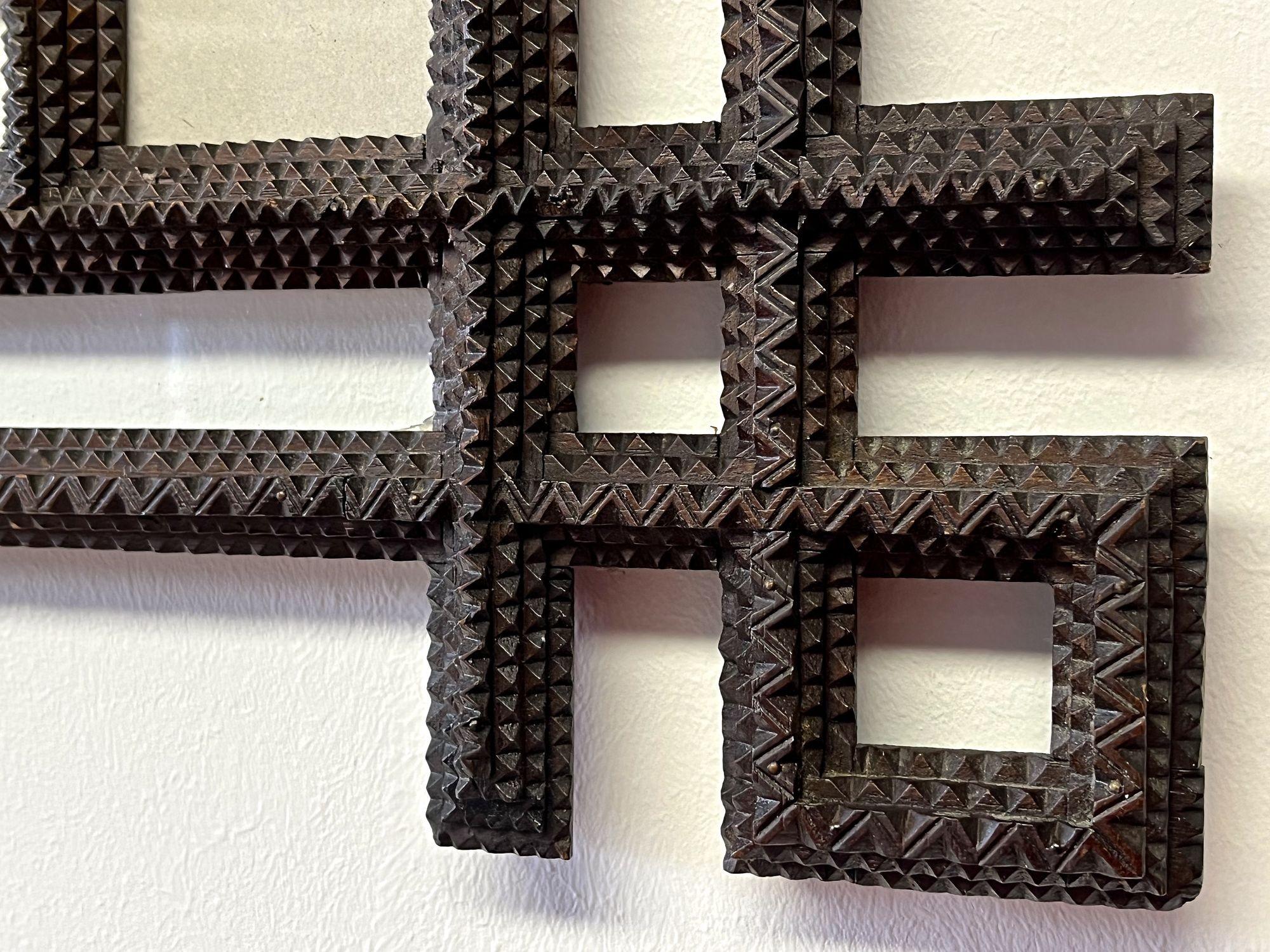 Cadre photo Rustic Tramp Art du 20e siècle, sculpté à la main, Autriche circa 1900 Bon état - En vente à Lichtenberg, AT