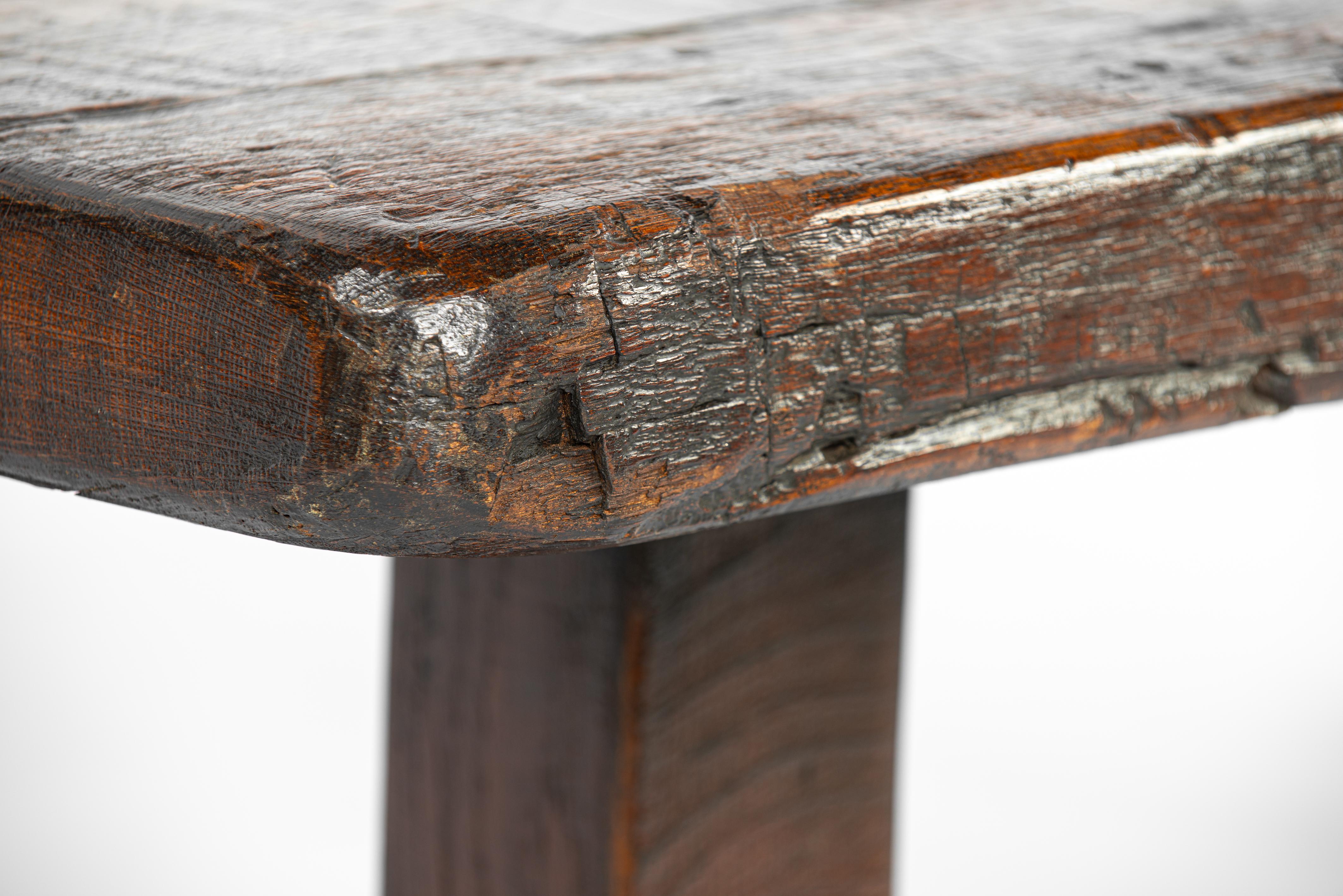 20th  century Rustic Warm Brown Table basse à tréteaux en chêne recyclé en vente 3