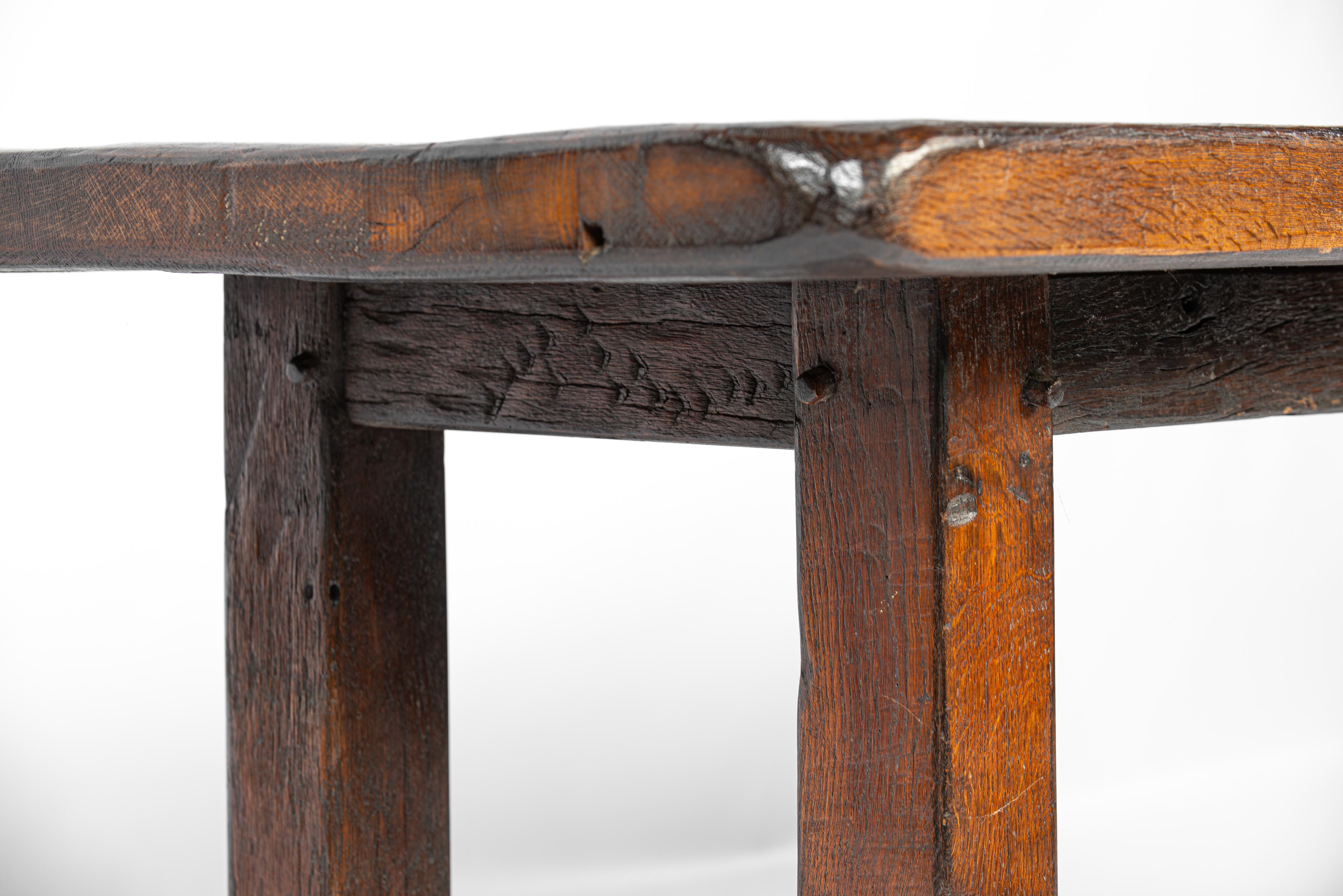 20th  century Rustic Warm Brown Table de salle à manger à tréteaux en chêne recyclé en vente 12