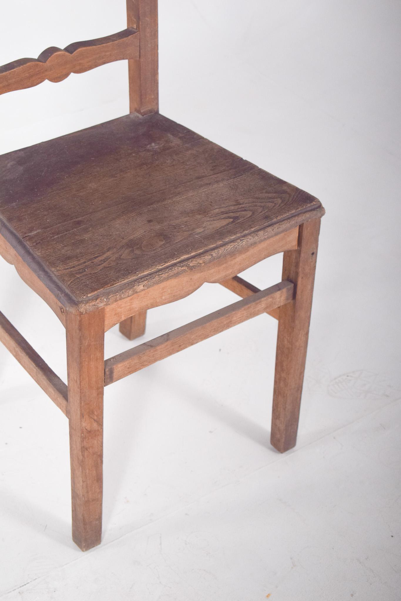 Portoghese Sedia rustica in legno del XX secolo in vendita