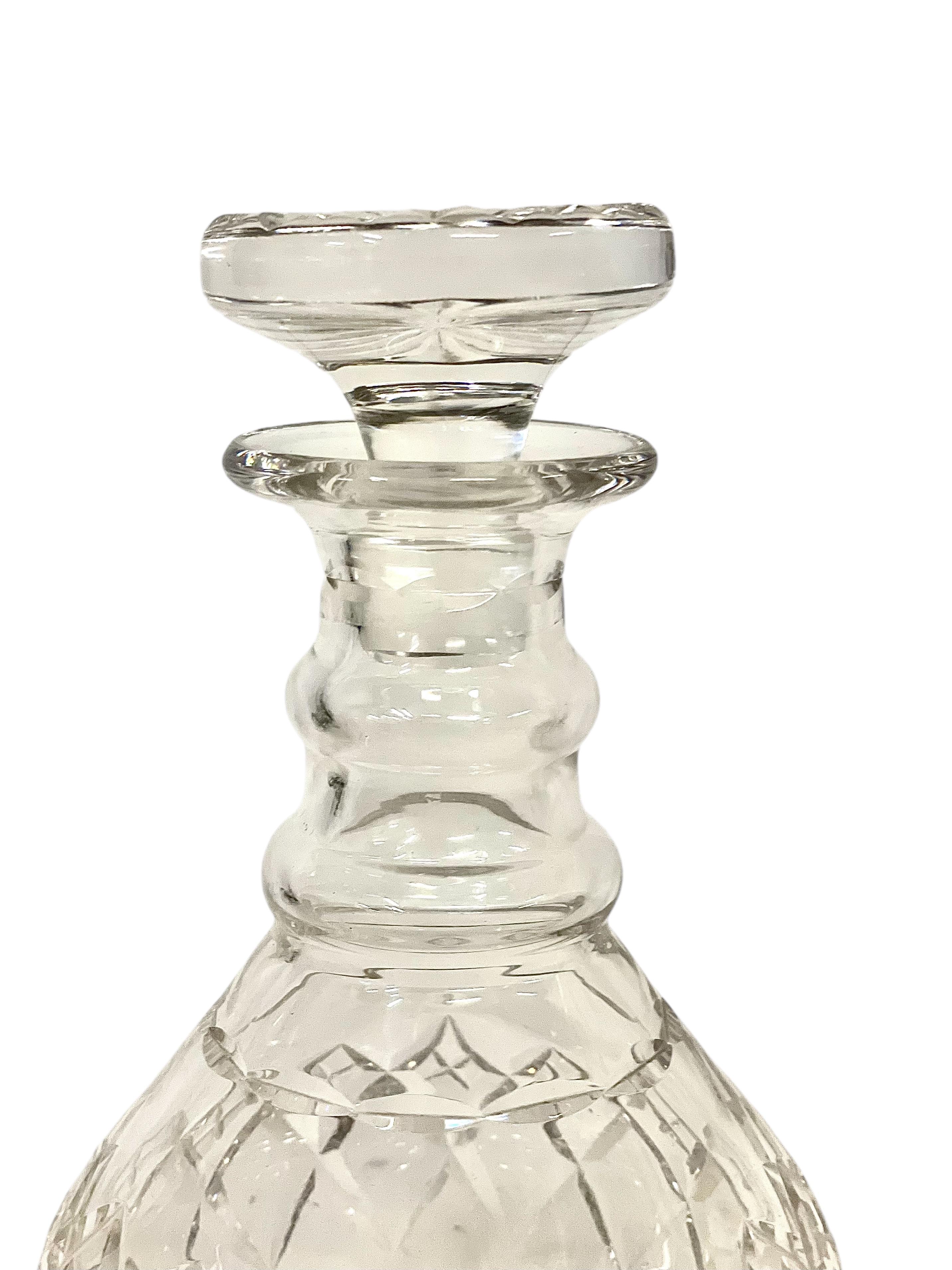 Français Carafe à décanter en cristal du 20e siècle, style Saint Louis en vente
