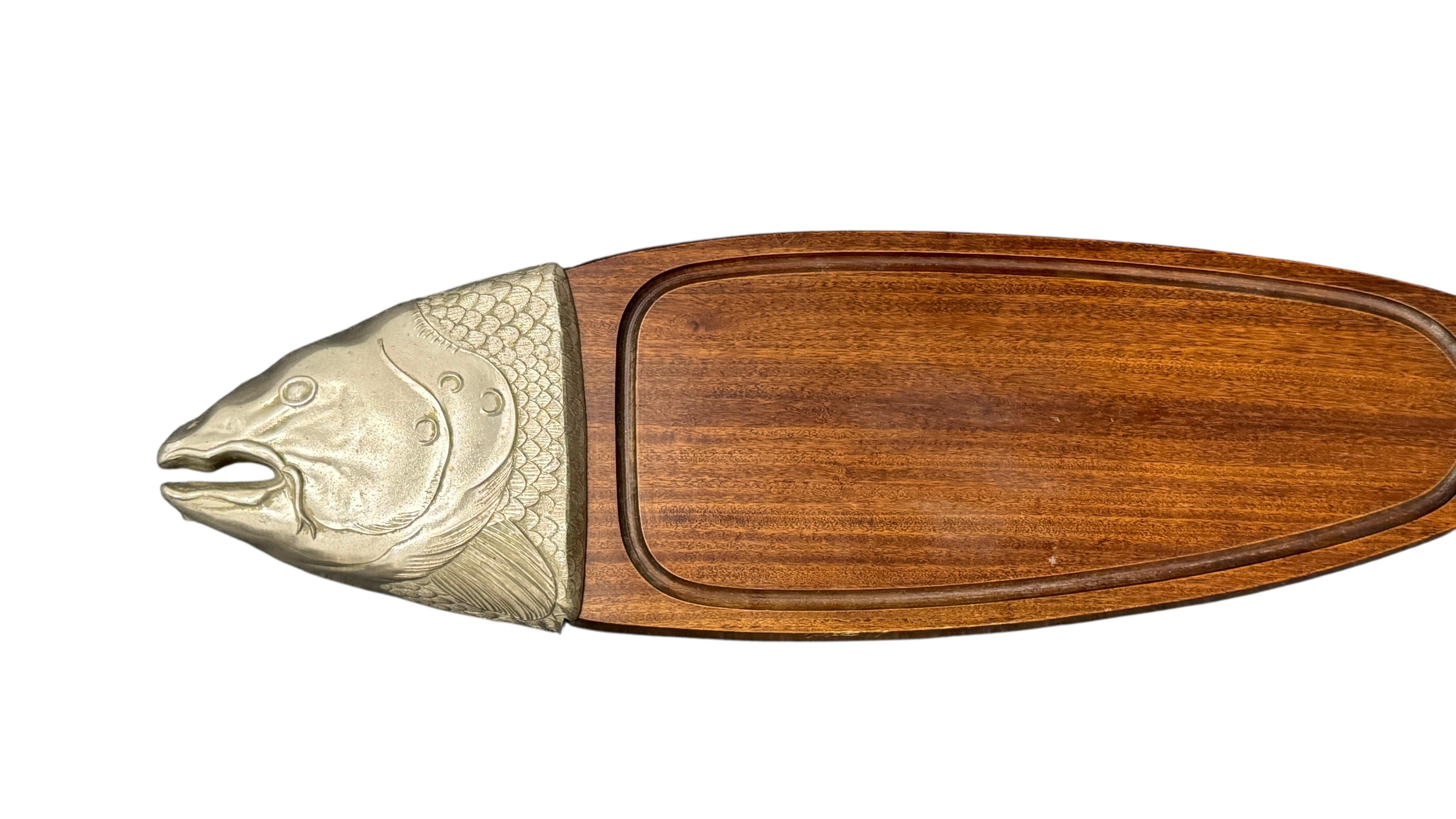 Plateau en métal chromé et Wood Wood du 20e siècle Poisson saumoné, Vintage 1970 Bon état - En vente à Nuernberg, DE