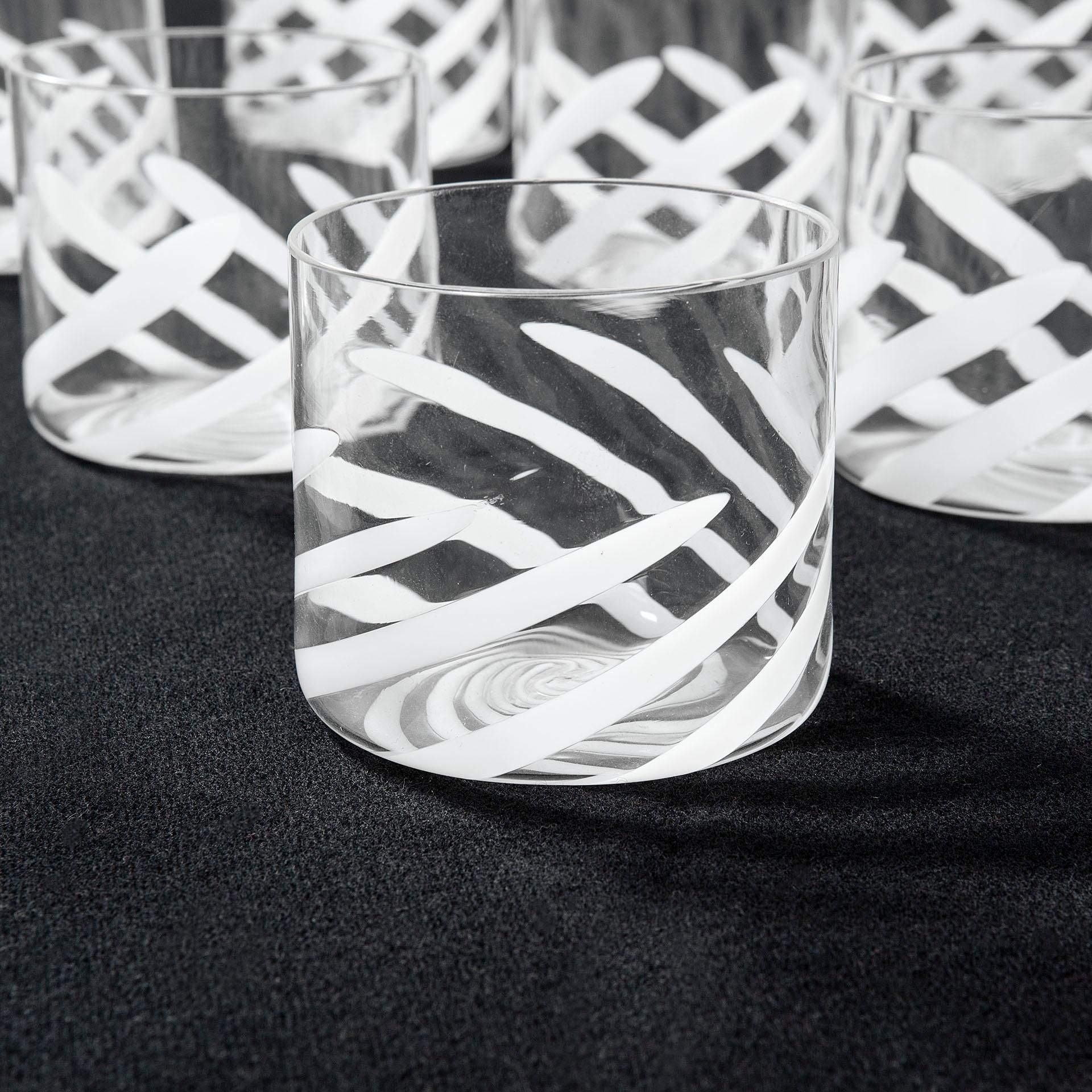 Dépoli Ensemble de 12 verres coupés et givrés à motifs décoratifs du 20e siècle de Salviati  en vente