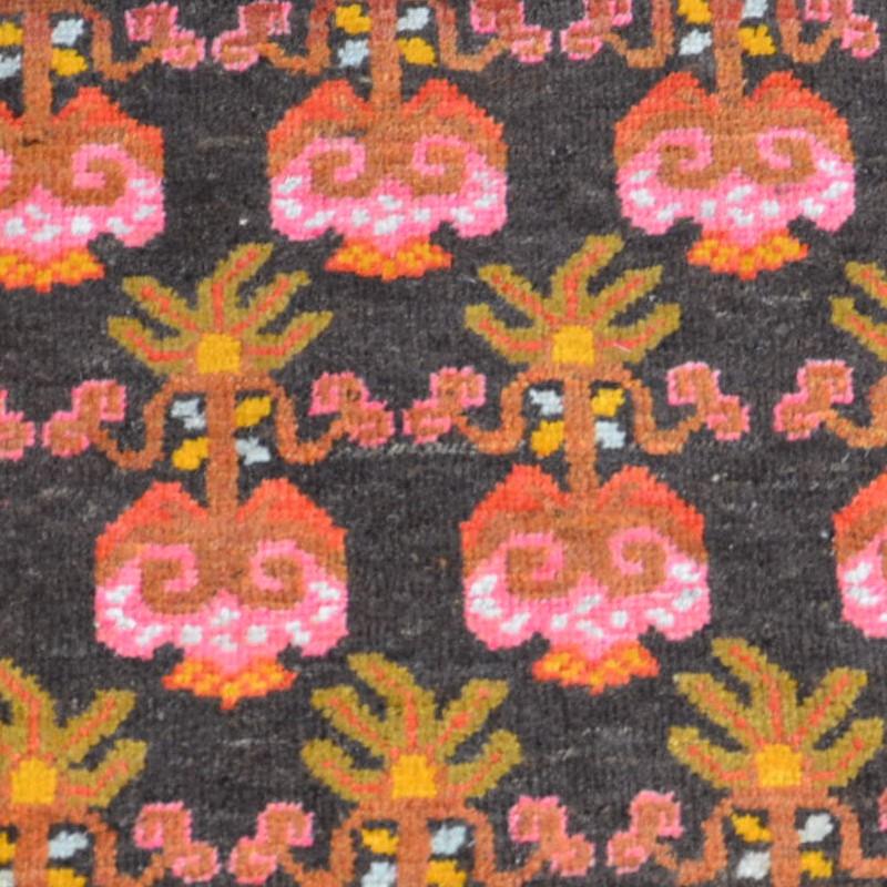 20th Century Samarkand Wool Rug. For Sale 5