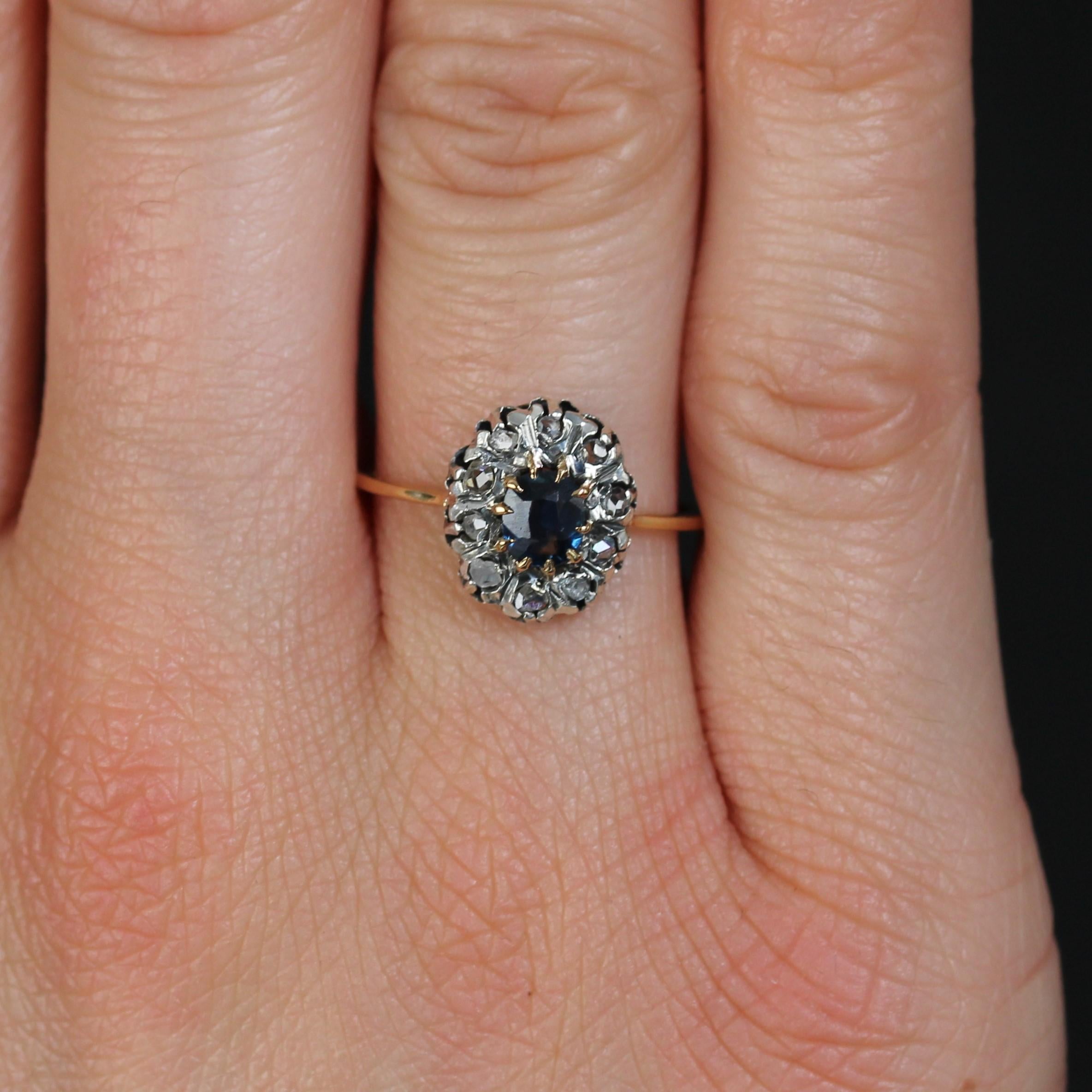 Women's 20th Century Sapphire Diamonds 18 Karat Yellow Gold Cluster Ring For Sale