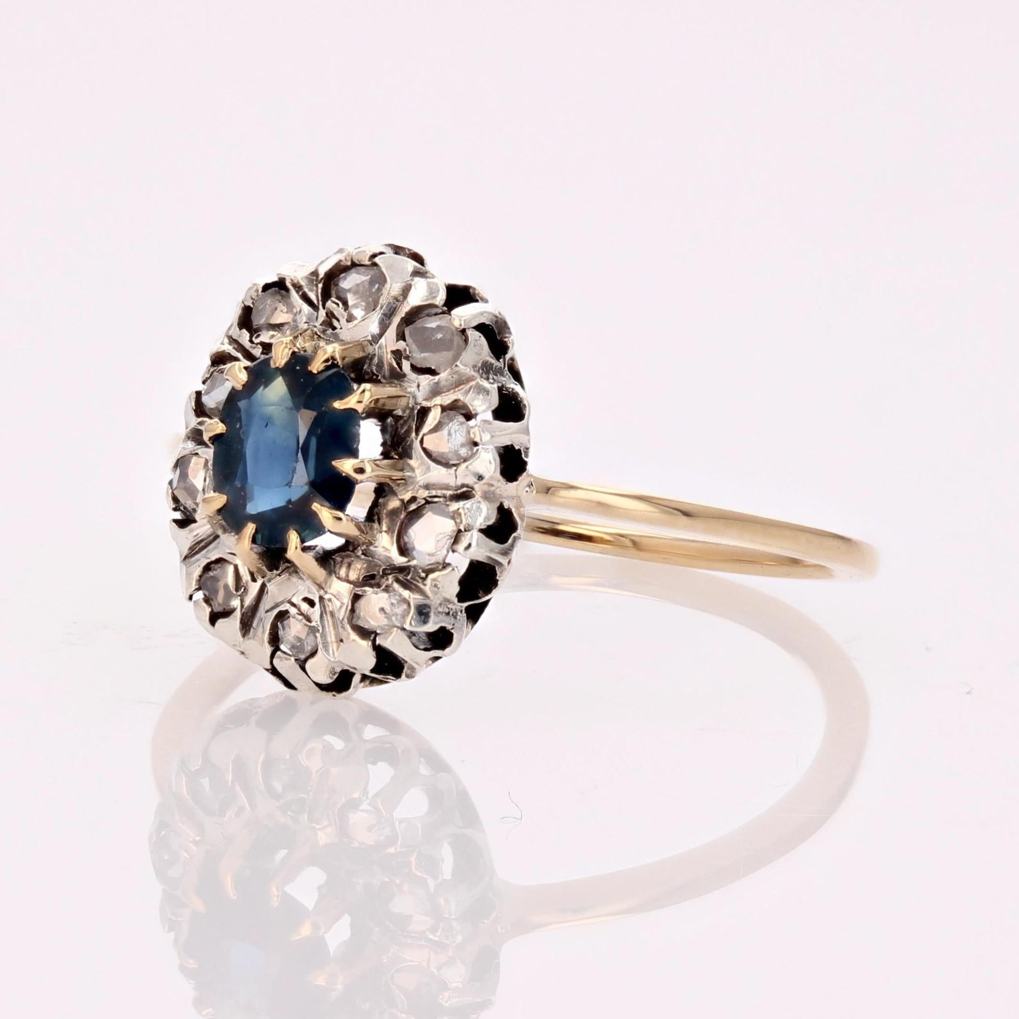 20th Century Sapphire Diamonds 18 Karat Yellow Gold Cluster Ring For Sale 1
