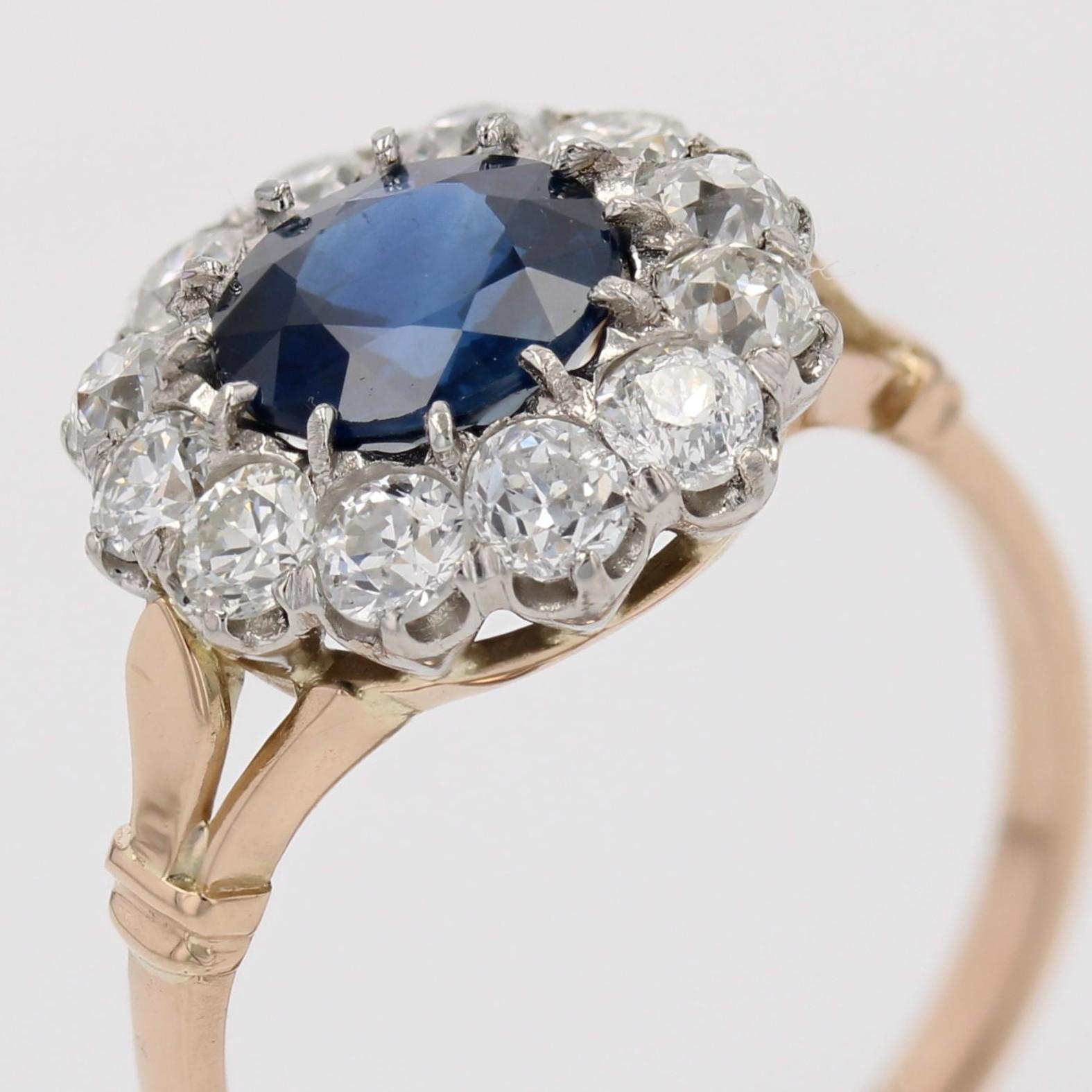 Anello a margherita in oro giallo 18 carati e platino con zaffiro e diamanti del XX secolo in vendita 4