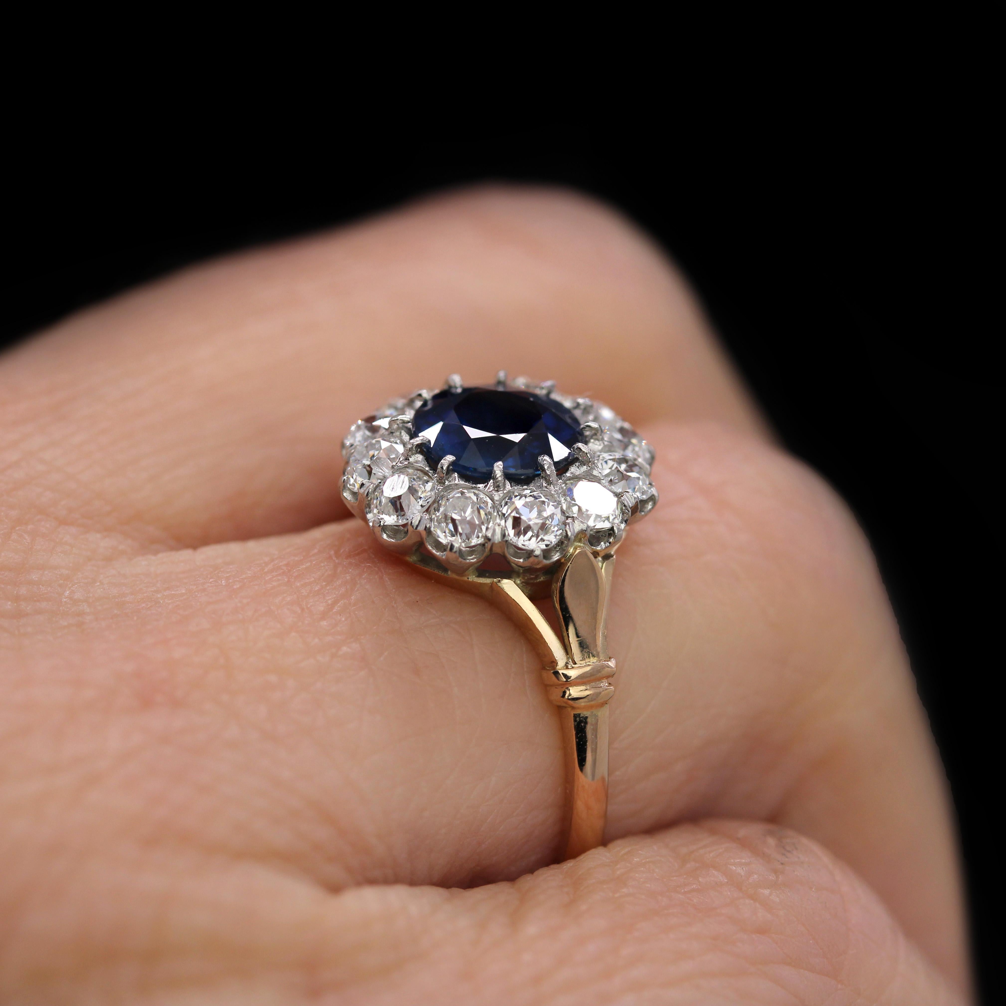 Anello a margherita in oro giallo 18 carati e platino con zaffiro e diamanti del XX secolo in vendita 6