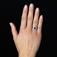 20th Century Sapphire Diamonds 18 Karat Yellow Gold Platinum Daisy Ring