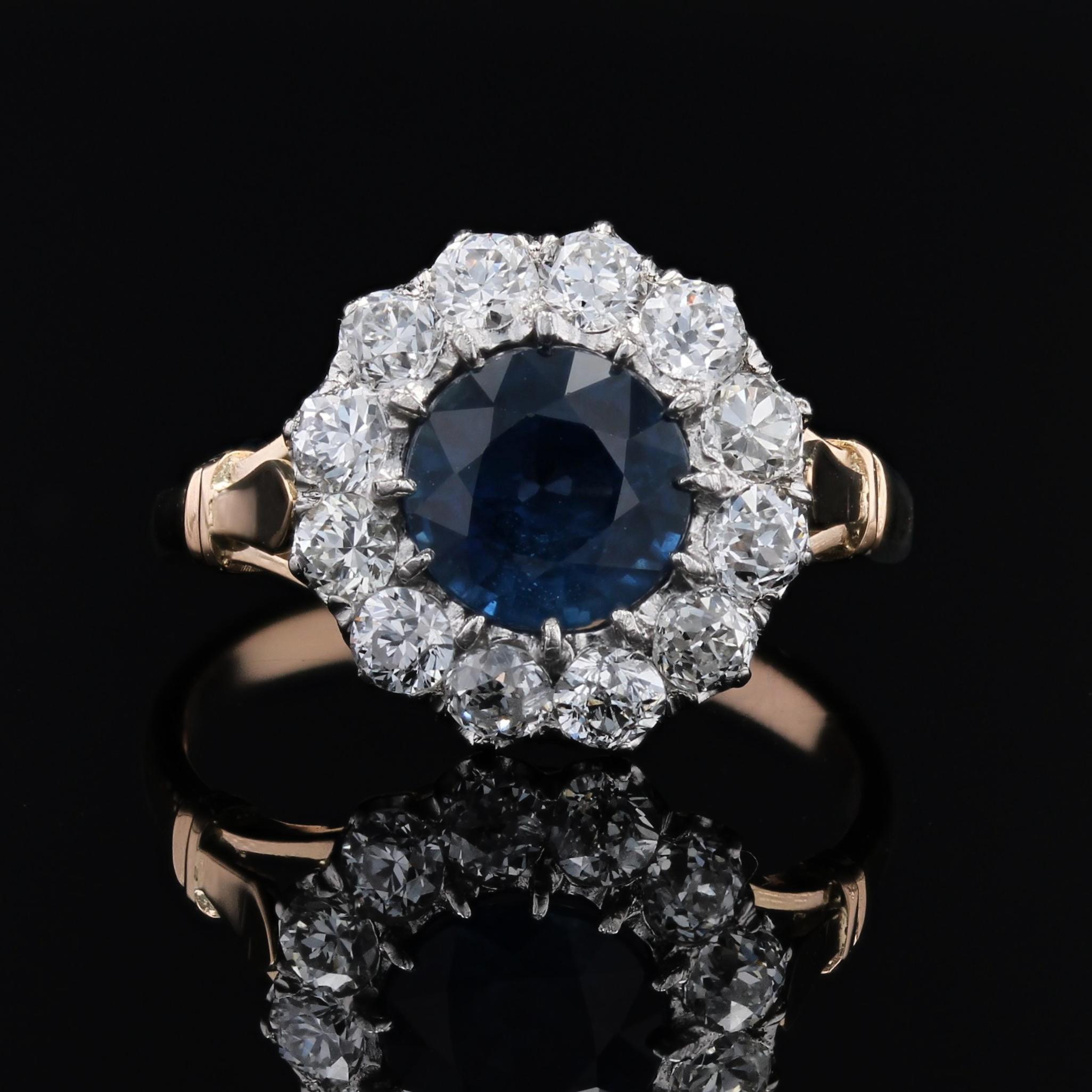 Anello a margherita in oro giallo 18 carati e platino con zaffiro e diamanti del XX secolo In condizioni buone in vendita a Poitiers, FR