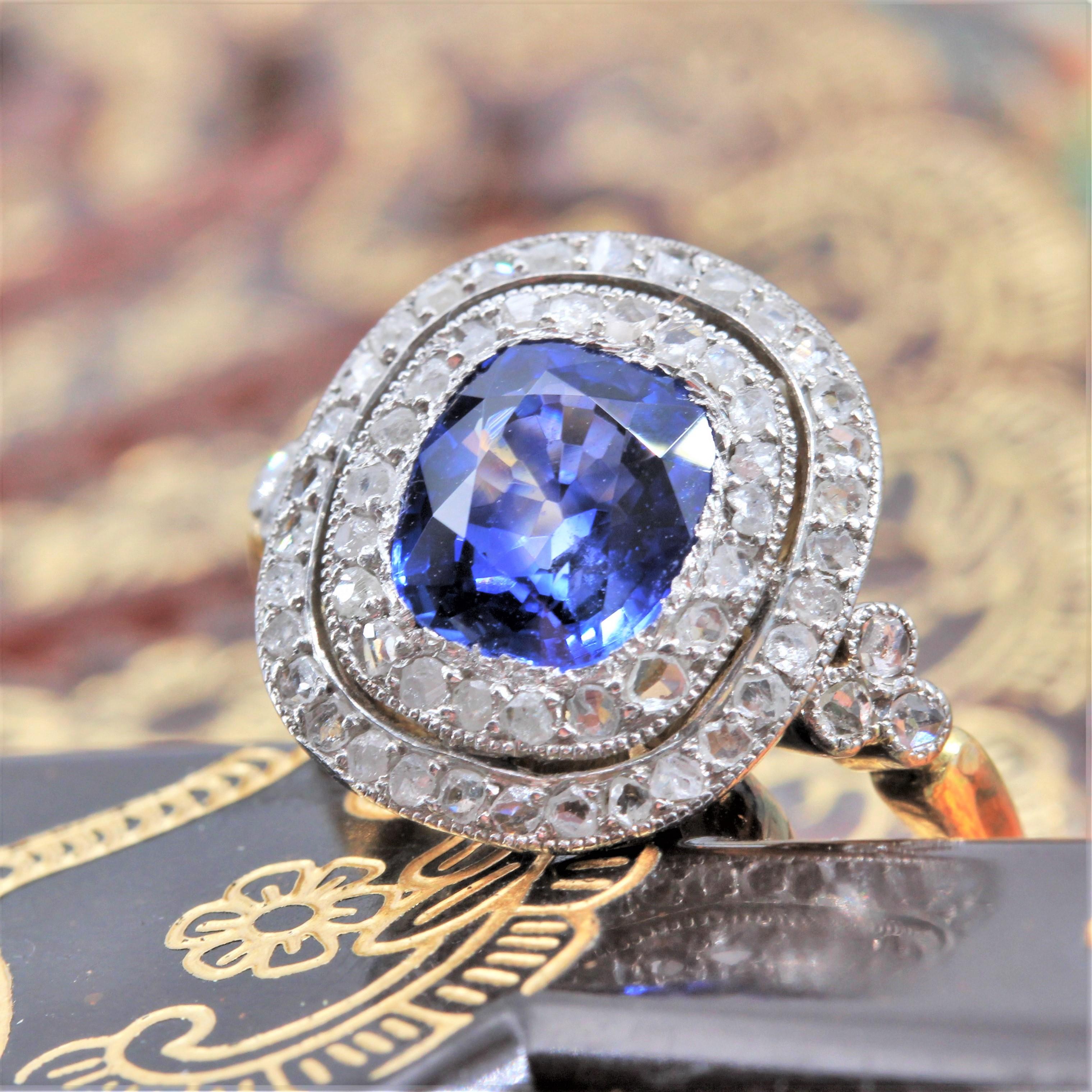 Belle Époque 20th Century Sapphire Double Row Diamonds 18 Karat Yellow Gold Ring For Sale
