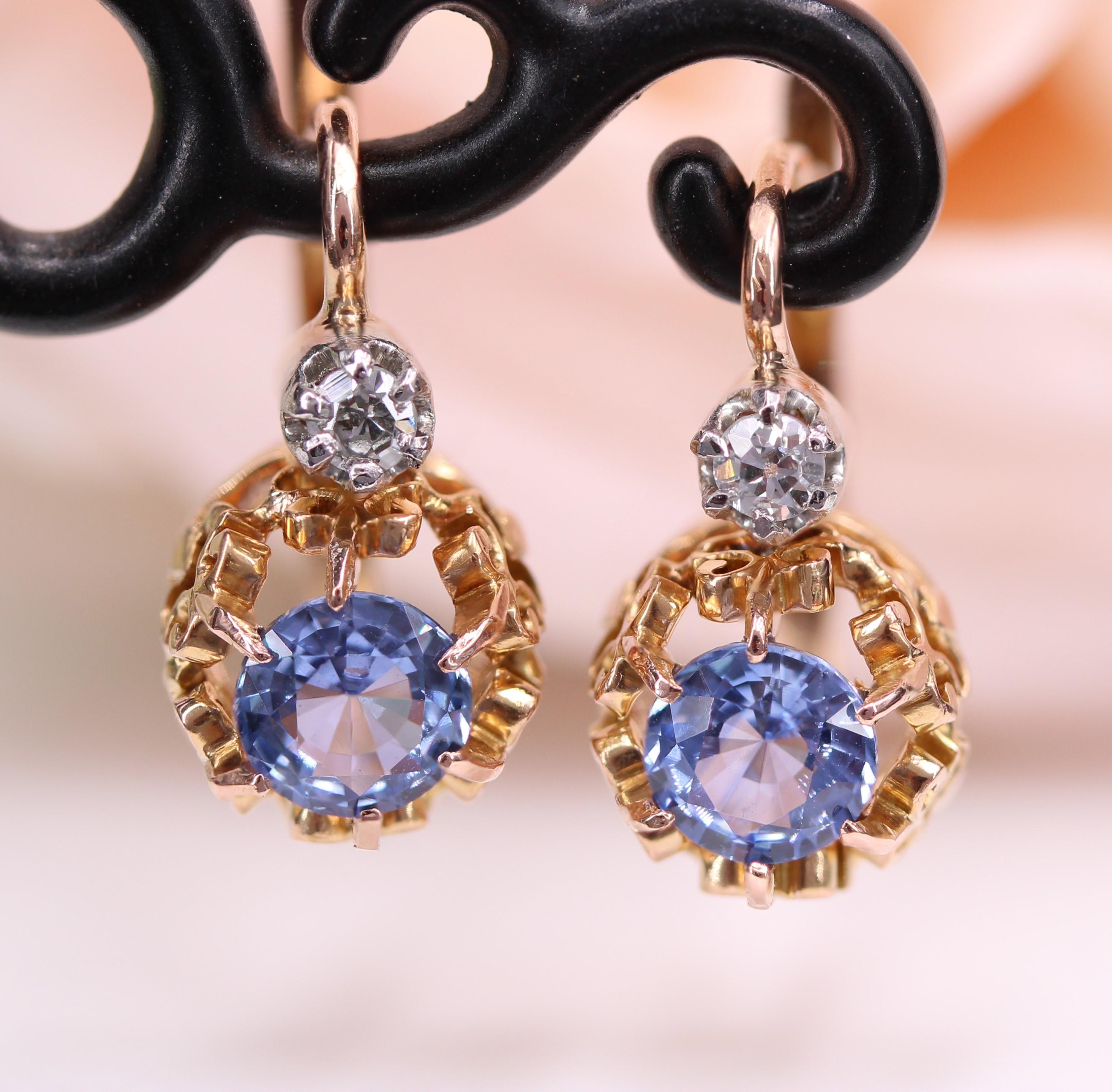 Belle Époque 20th Century Sapphires Diamonds 18 Karat Rose Gold Platinum Lever-Back Earrings For Sale
