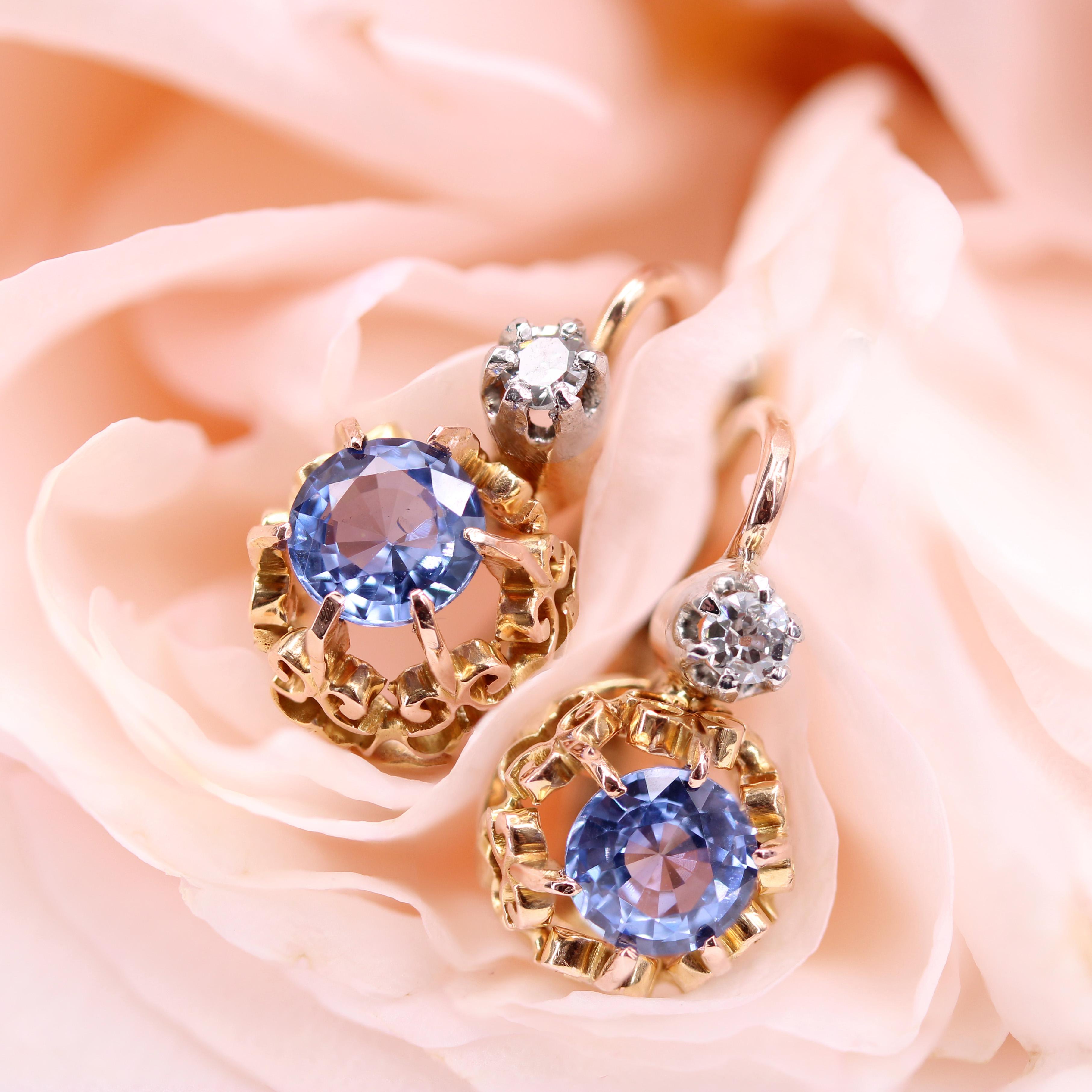 20th Century Sapphires Diamonds 18 Karat Rose Gold Platinum Lever-Back Earrings For Sale 2