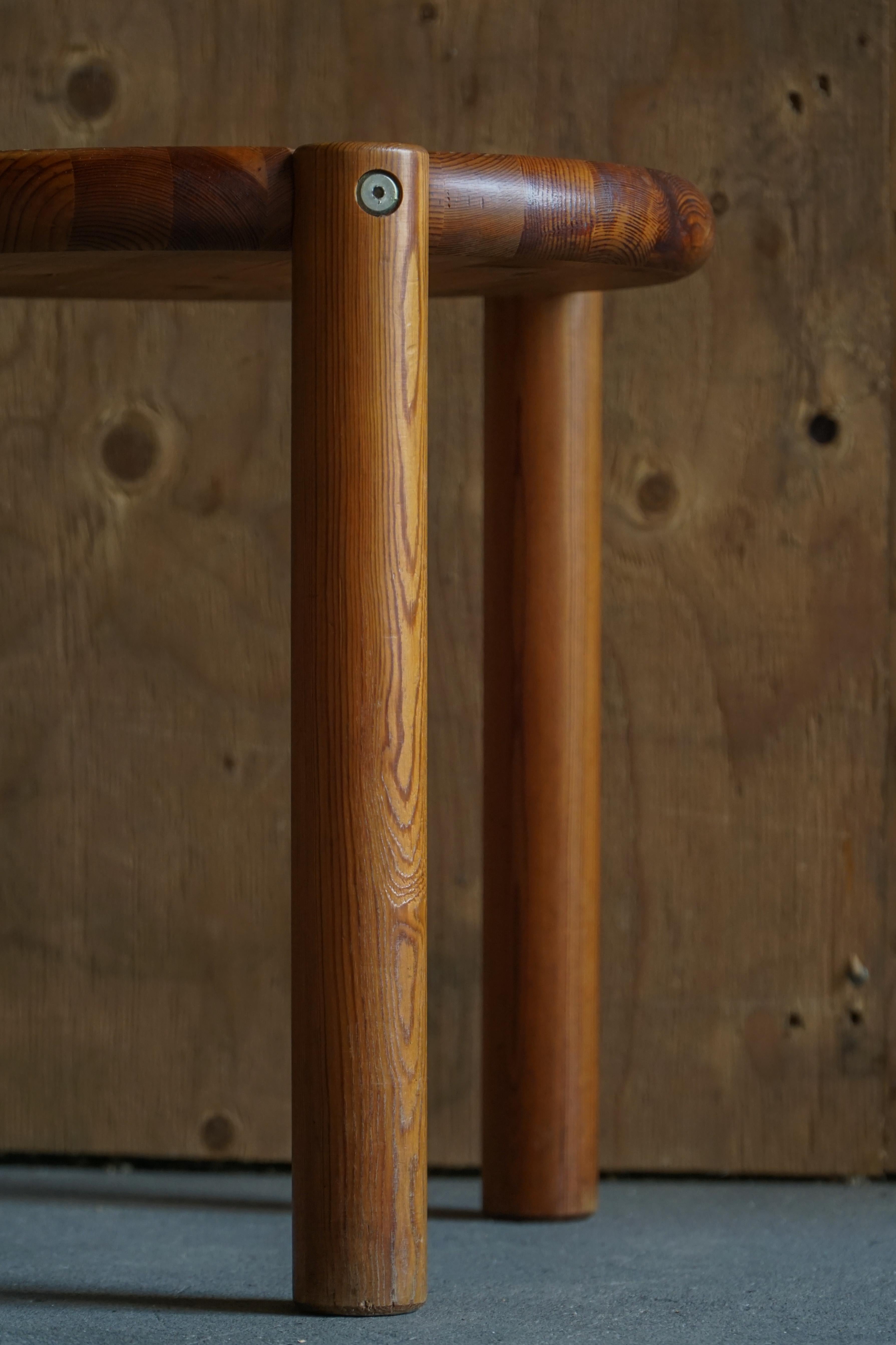 20e siècle, The Modern Scandinavian Tripod Stool with Circular Seat, 1970 en vente 3