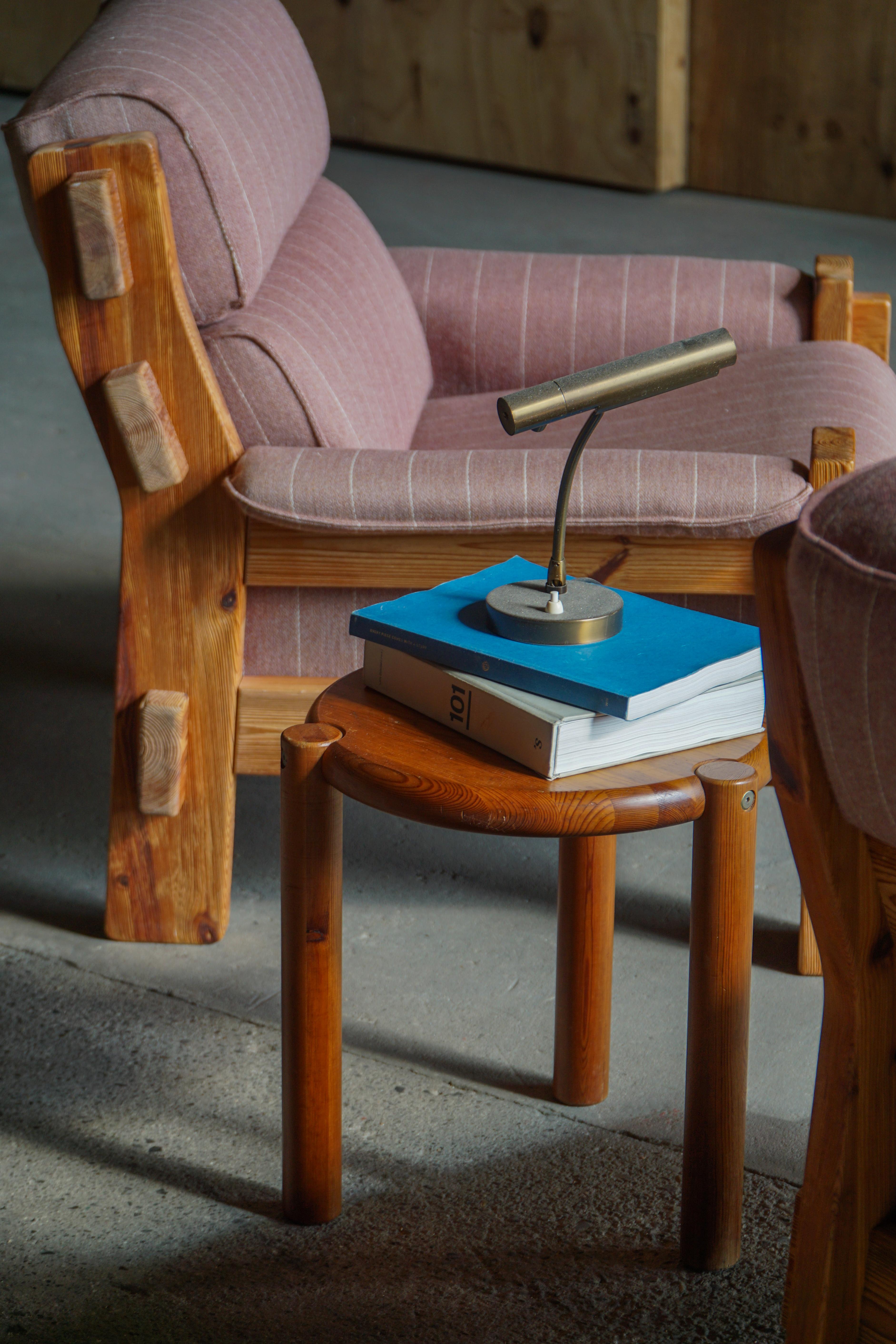 20e siècle, The Modern Scandinavian Tripod Stool with Circular Seat, 1970 en vente 2