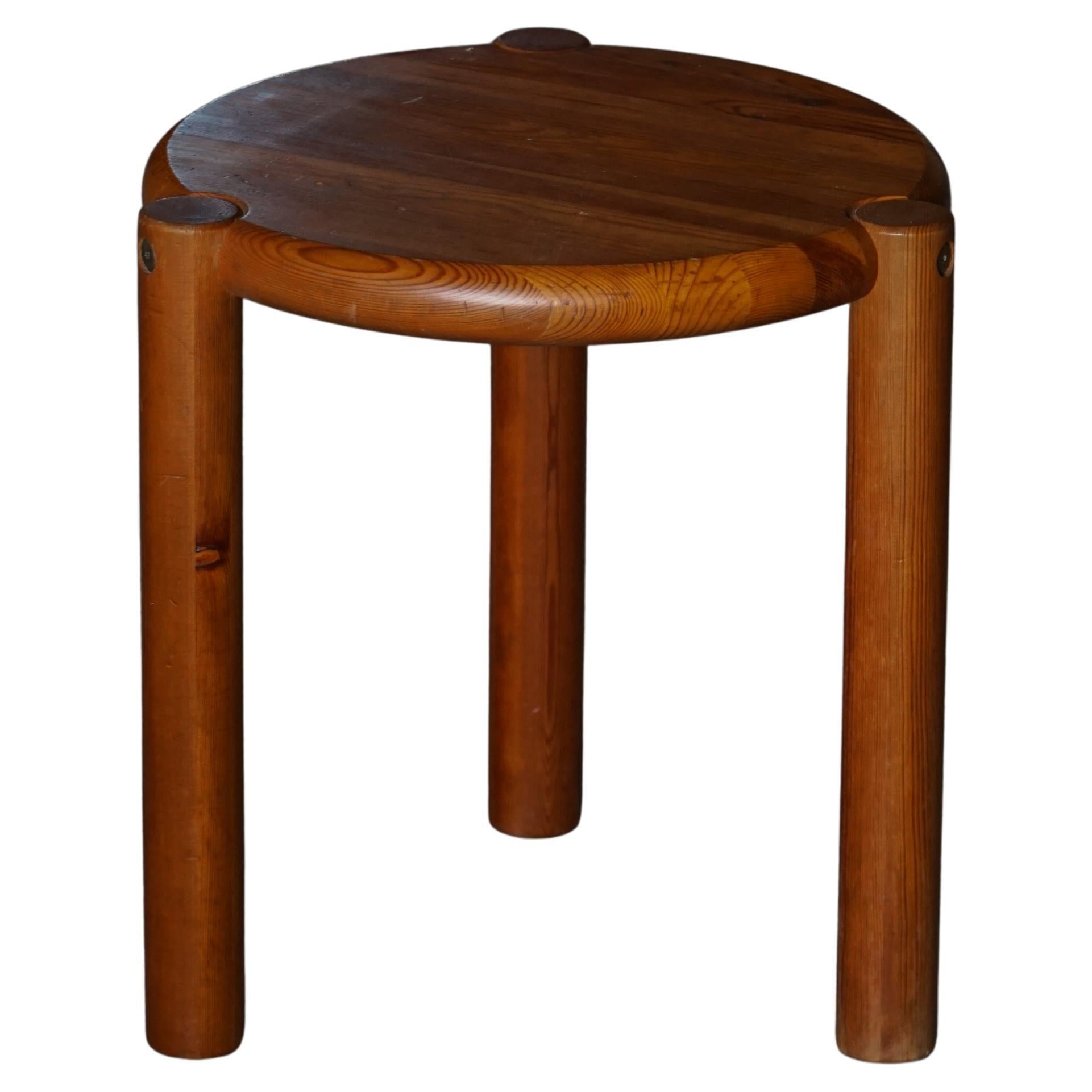 20e siècle, The Modern Scandinavian Tripod Stool with Circular Seat, 1970 en vente