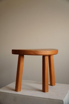 Tabouret tripode scandinave en pin massif du XXe siècle, 1970