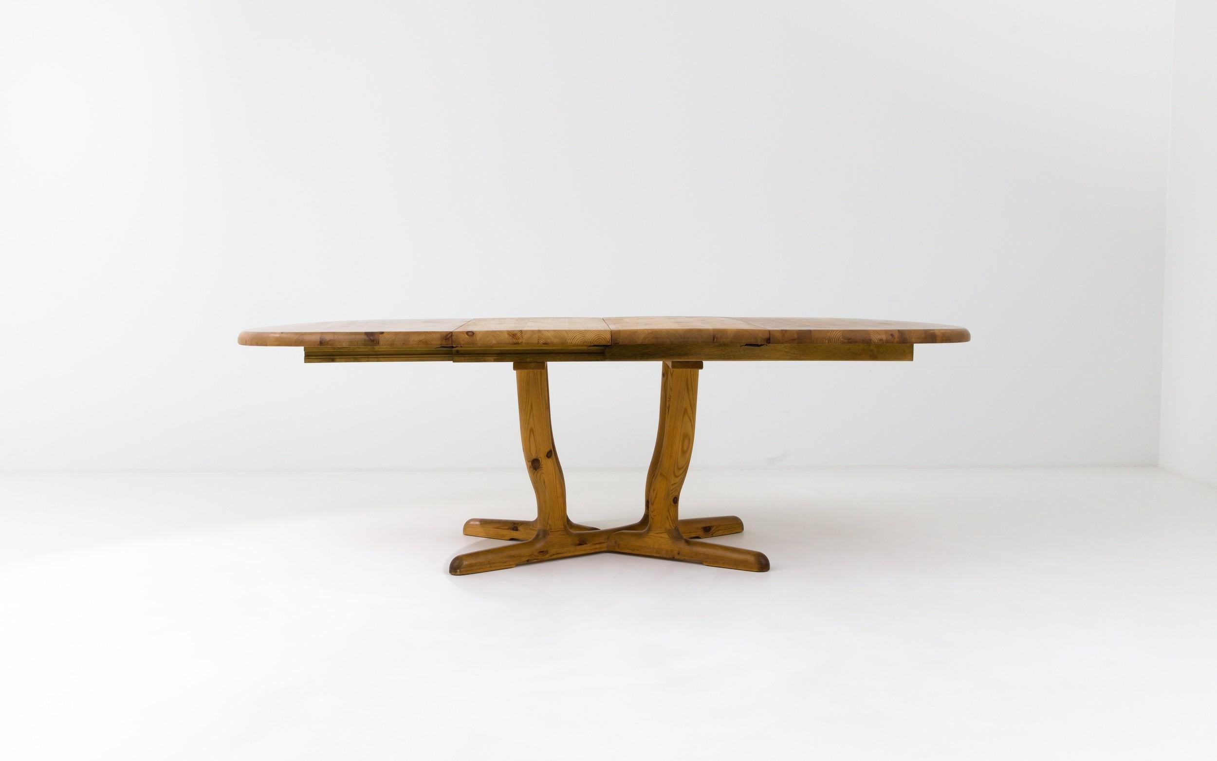 Table de salle à manger extensible en bois scandinave du 20e siècle en vente 2