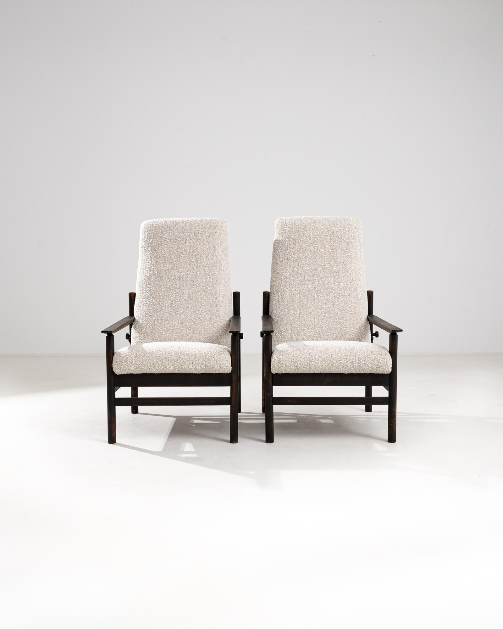 Poltrone Foldes in legno scandinave del XX secolo, una coppia In condizioni buone in vendita a High Point, NC