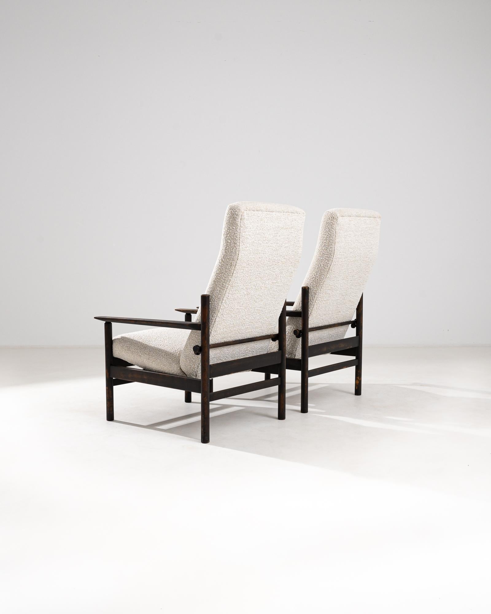 Poltrone Foldes in legno scandinave del XX secolo, una coppia in vendita 2