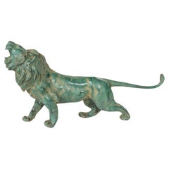 Escultura "León rugiente" de la Escuela del Siglo XX