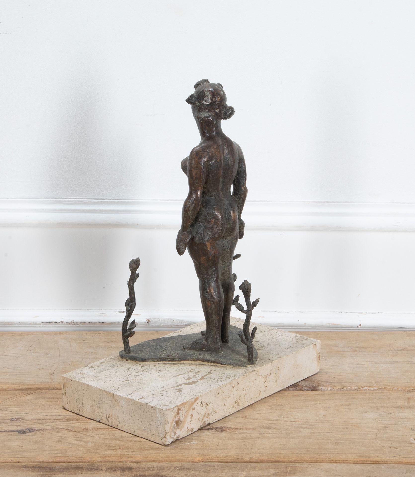 Rarissima statua in bronzo scozzese del XX secolo dell'acclamata scultrice scozzese Ann Henderson RA (1926-1976).
Titolo: Fiori.
Questa scultura è stata esposta alla Royal Academy nel 1972.
Provenienza firmata e serie completa di Label sul lato