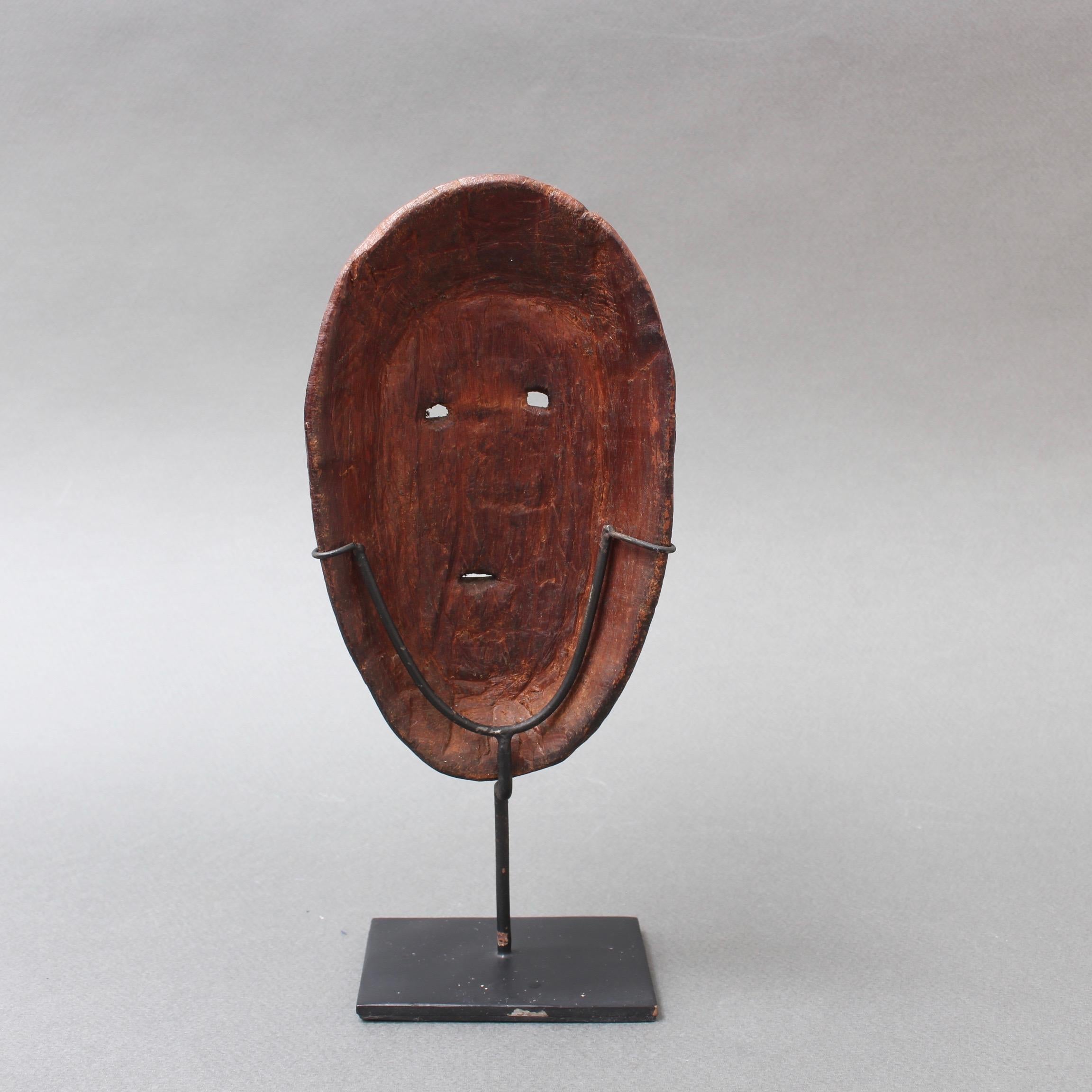 Hand-Carved 20th Century Sculpted Wooden Traditional Mask from Timor Island, Indonesia For Sale
