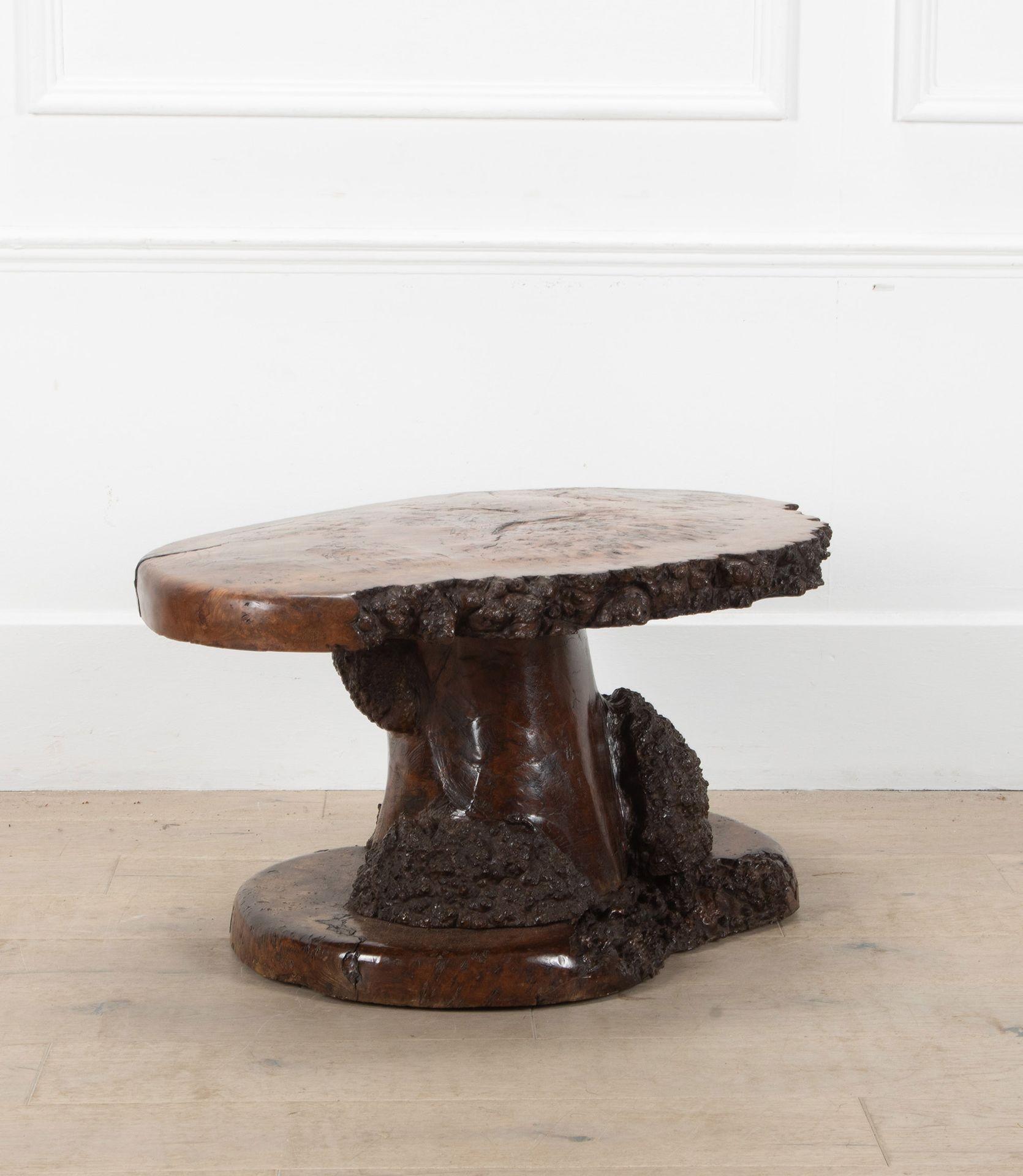 Table basse sculpturale en loupe d'orme du 20e siècle en vente 8