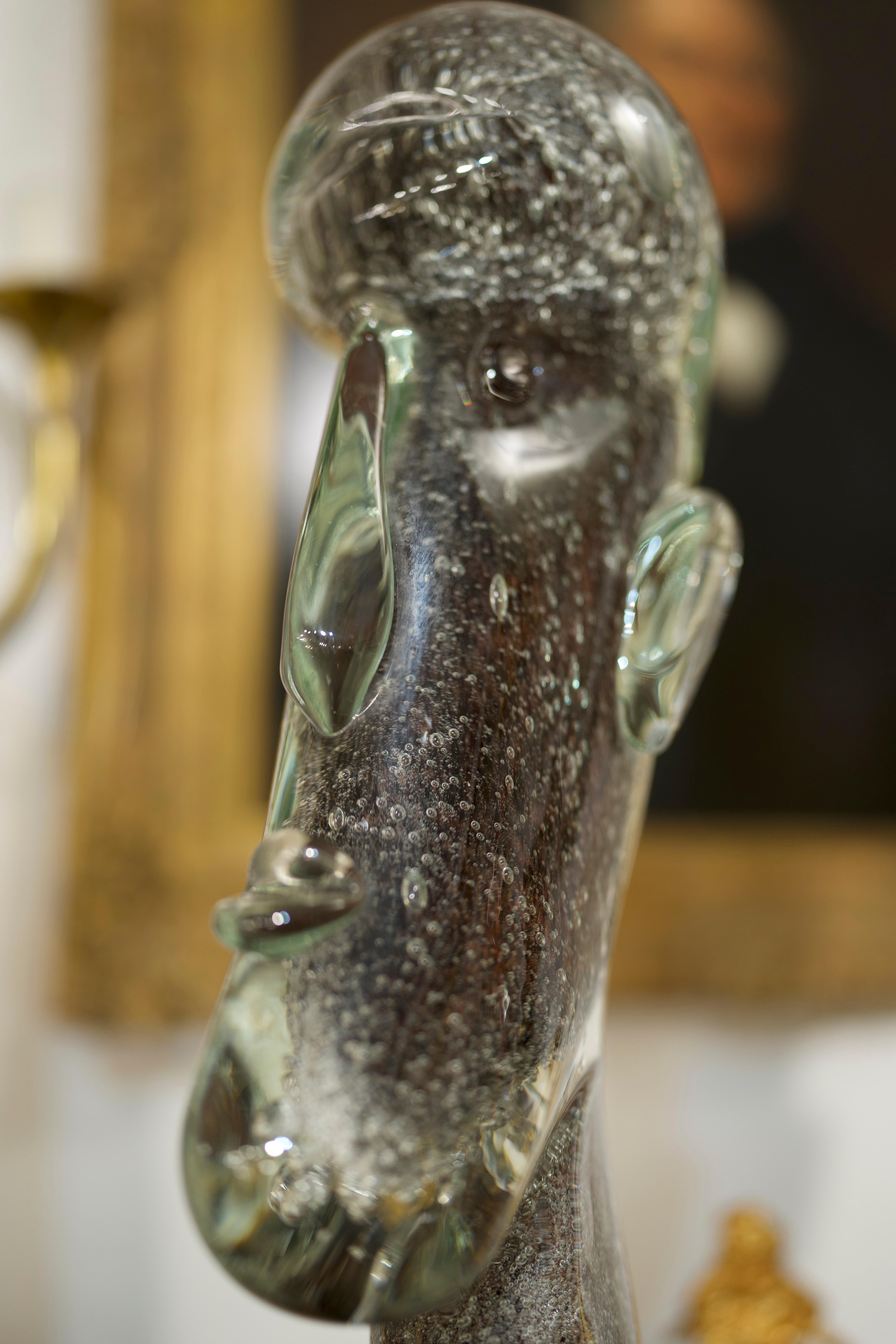 Face sculpturale en verre de Murano du XXe siècle sur socle en bronze Excellent état - En vente à Southall, GB