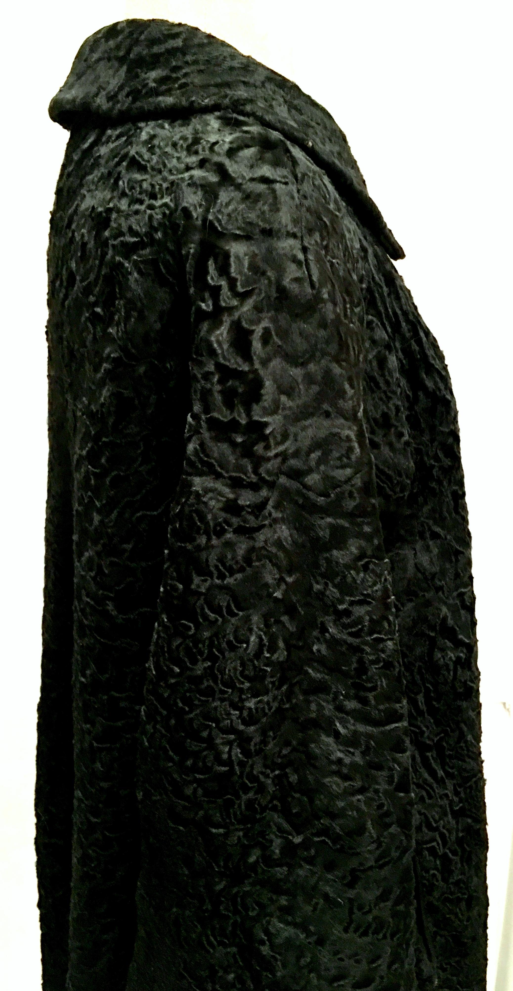 20th Century Sculptural Persian Jet Black Lamb Fur Swing Car Coat For Sale 3