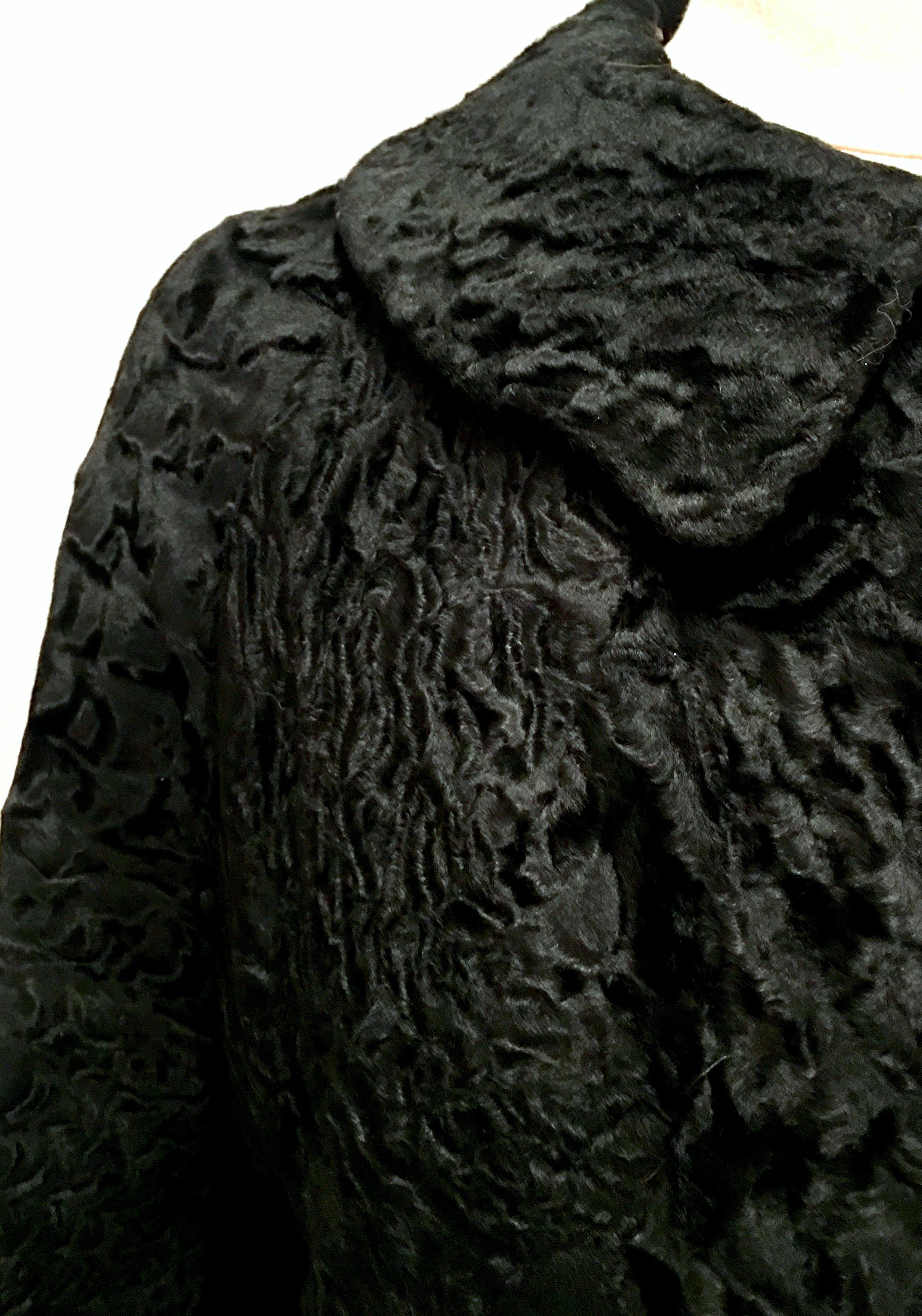 20th Century Sculptural Persian Jet Black Lamb Fur Swing Car Coat For Sale 10