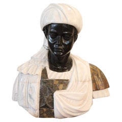 Scultura del XX secolo in marmo di Carrara con busto di un giovane uomo di colore